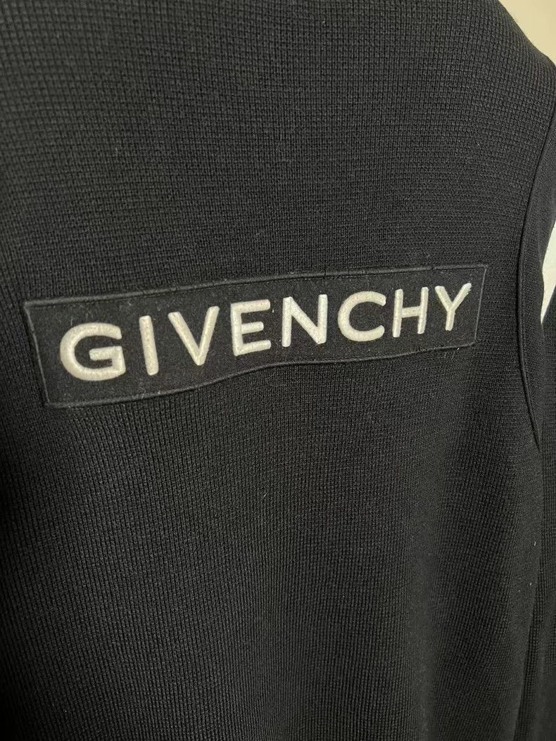 Givenchy Givenchy Black and White Back Badge Letter Baseball Jacket Size US L / EU 52-54 / 3 - 3 Thumbnail