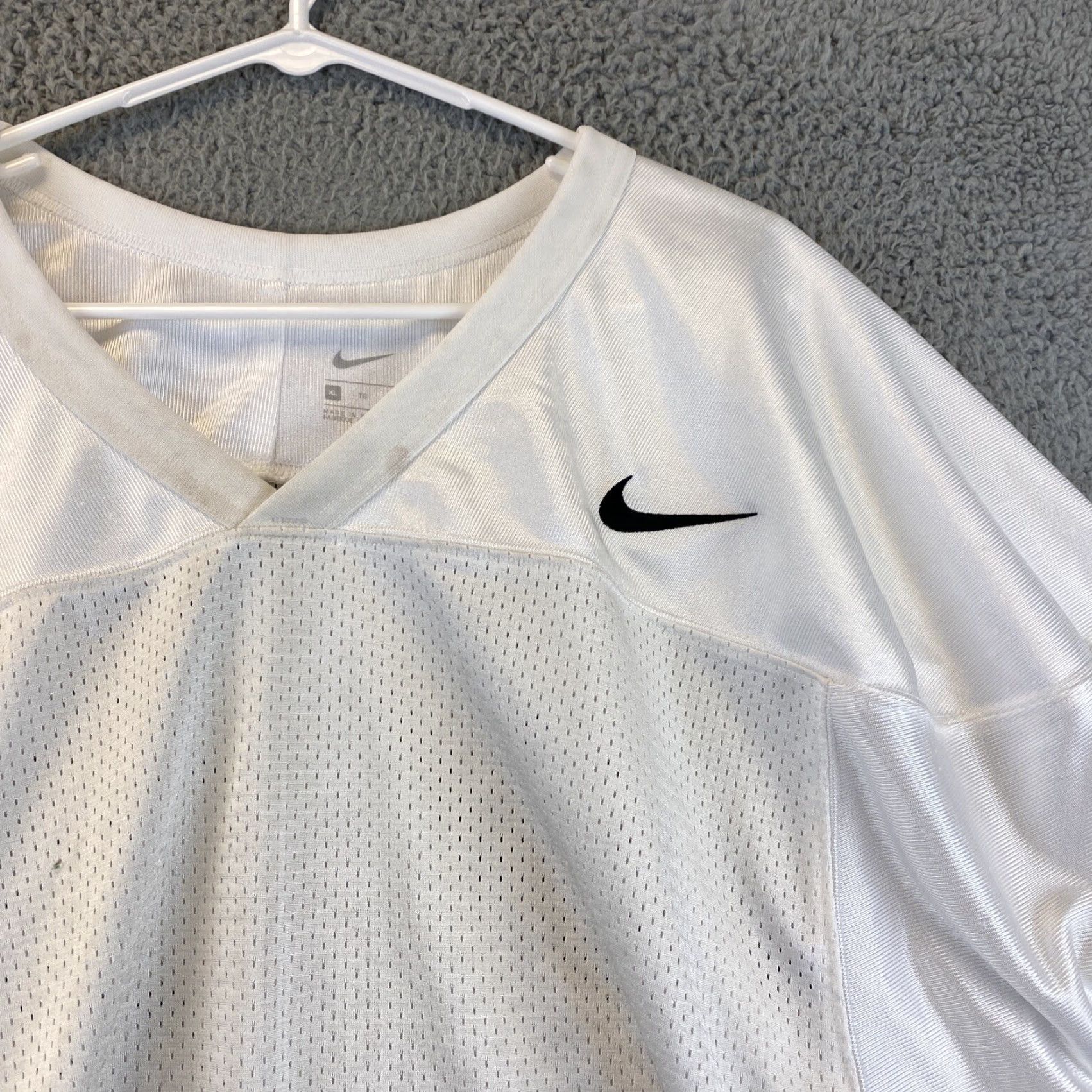 Nike Nike Practice Jersey T-Shirt V-Neck White XL Mens Activewear Size US XL / EU 56 / 4 - 2 Thumbnail