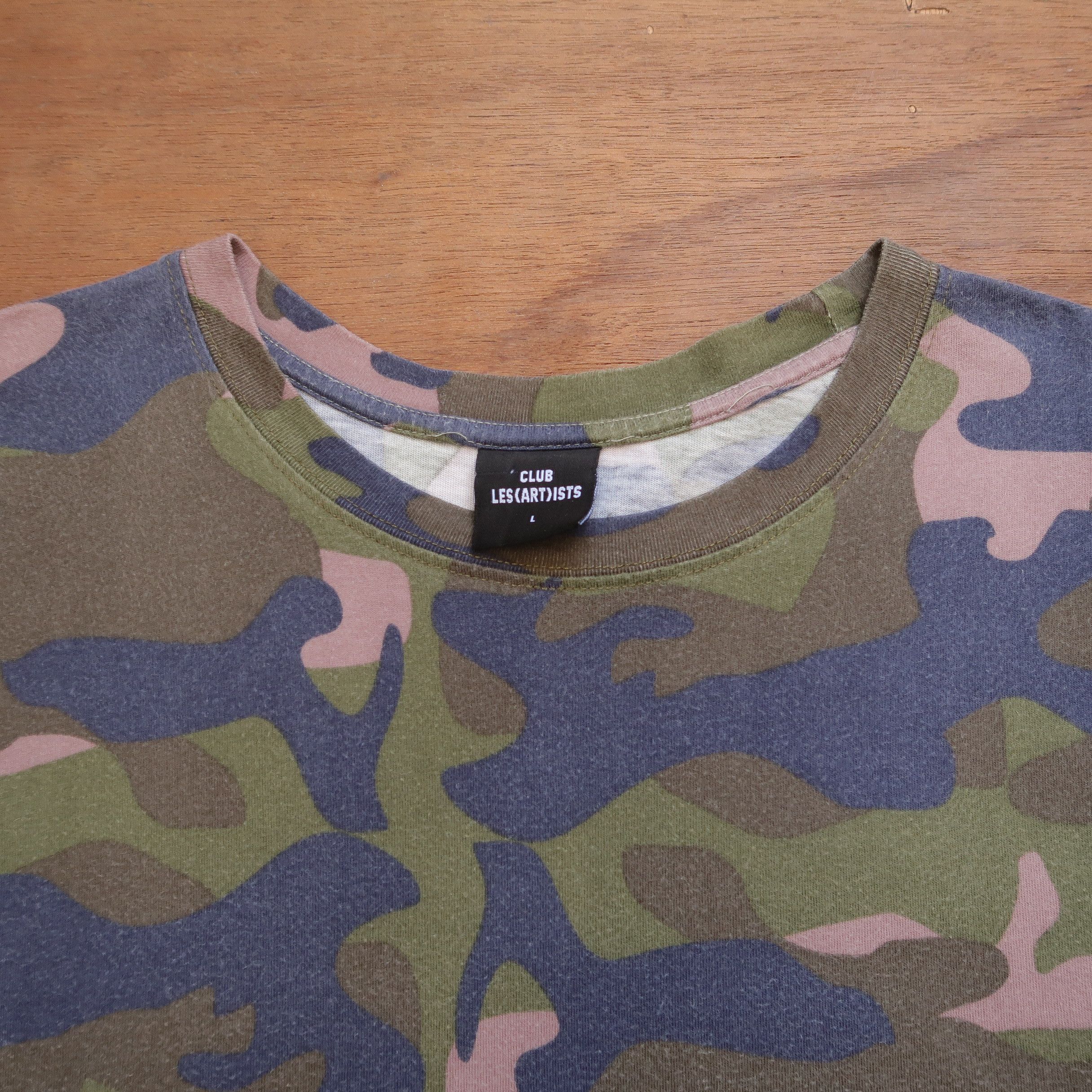 Japanese Brand Les Artists Travis 92 Graphic T-shirt Men Large Camo Size US L / EU 52-54 / 3 - 3 Thumbnail