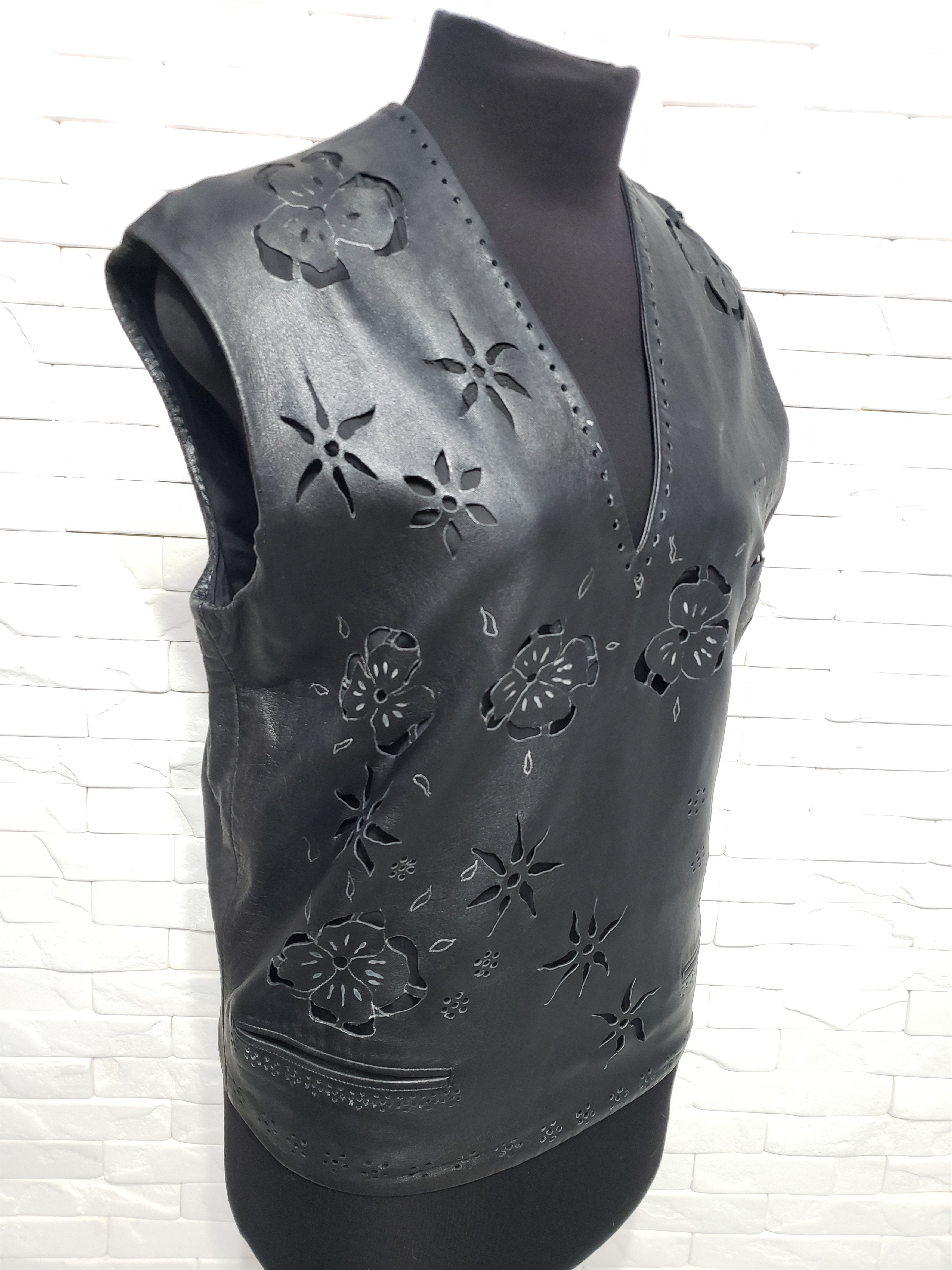 Genuine Leather Stylish women's leather vest. Size L / US 10 / IT 46 - 3 Thumbnail