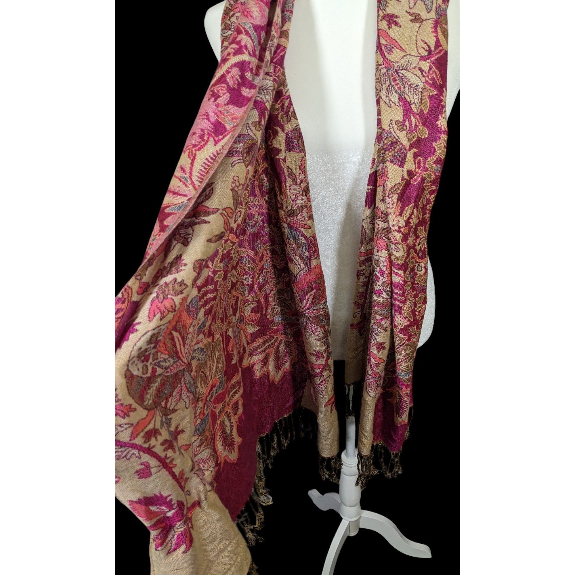 Other Elegant Pink And Cream Floral Cashmere Scarf Size ONE SIZE - 4 Thumbnail