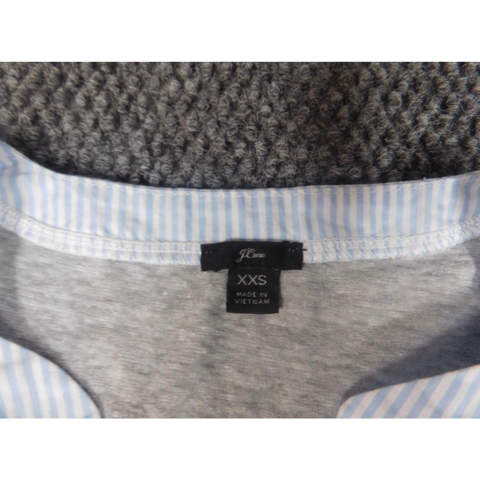 J.Crew J.CREW Blouse 2XS Womens Gray Round Neck Pull-over Button Stretch Cotton Polyester Casual Long Sleeve Regular Fit | Vintage: No Size XXS / US 00 / IT 34 - 4 Thumbnail