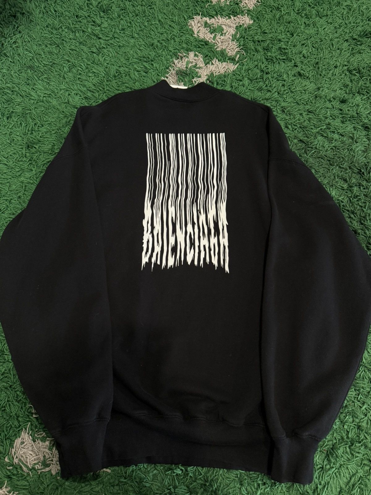 Balenciaga Balenciaga Barcode Logo Crewneck Size US XXL / EU 58 / 5 - 4 Thumbnail