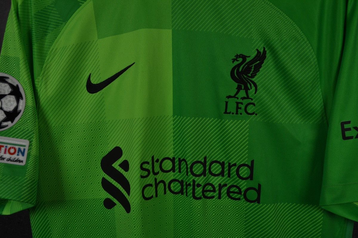 Nike Liverpool Goalkeeper Football Shirt Nike Soccer Jersey #1 Size US M / EU 48-50 / 2 - 6 Thumbnail