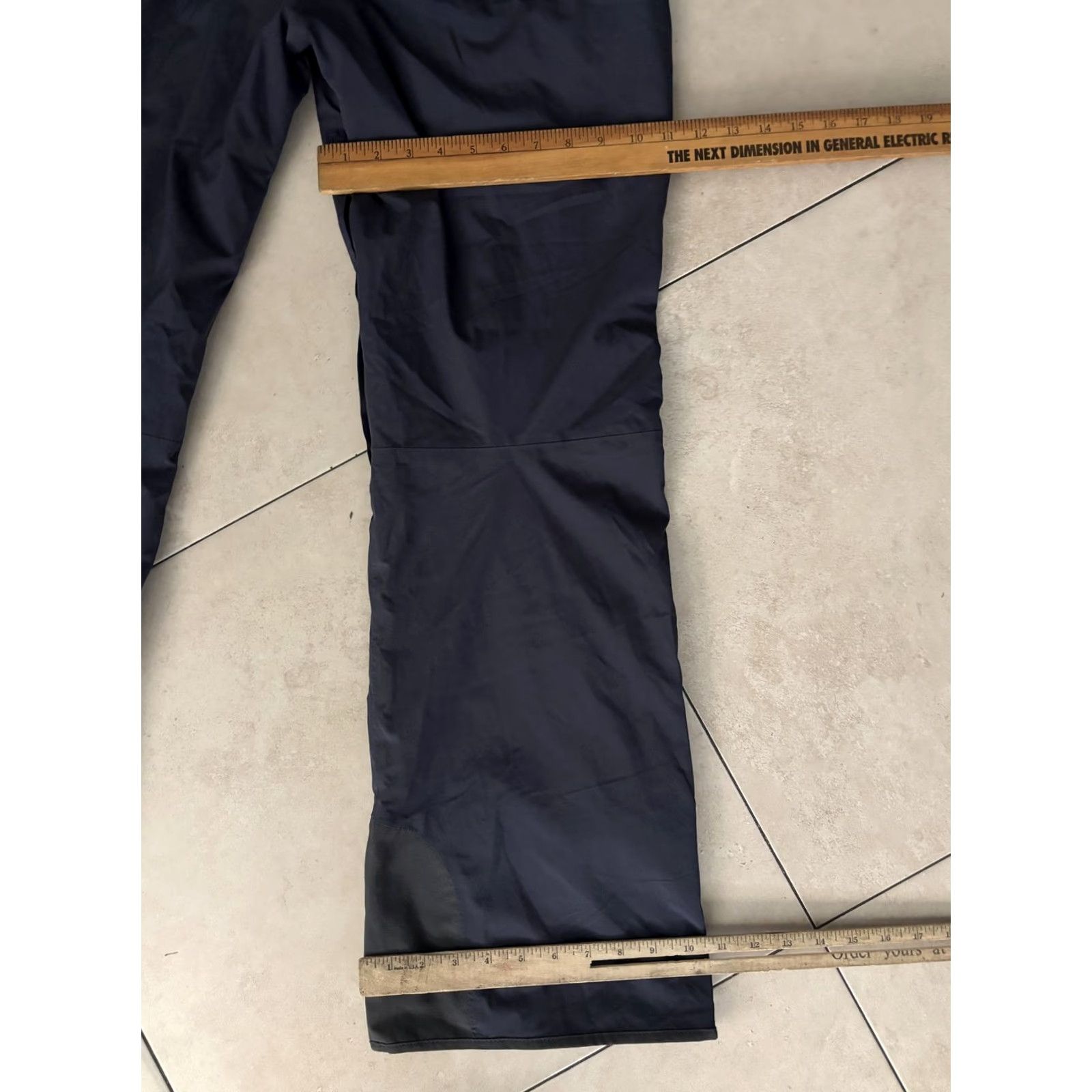Helly Hansen Helly Hansen Mens 40 Gray Snow Pants Zip Pockets Adjustable Waist Ski Winter Boots Over 40in Inseam Regular Relaxed Boots Men Size US 40 / EU 56 - 6 Thumbnail