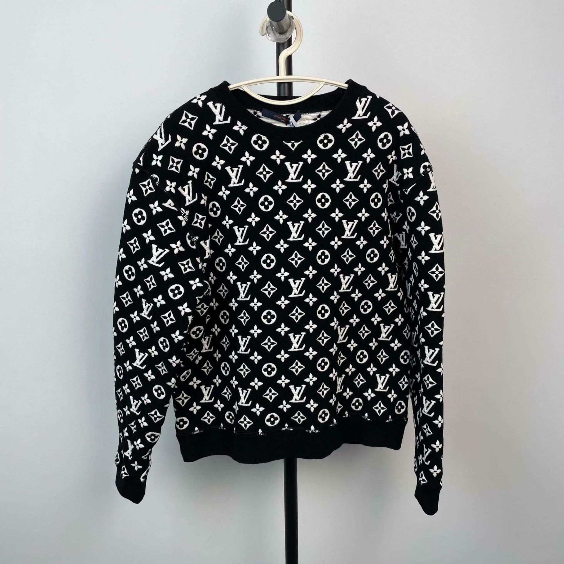Louis Vuitton Louis Vuitton Cotton Black Hoodie XS Men Size US XS / EU 42 / 0 - 1 Thumbnail
