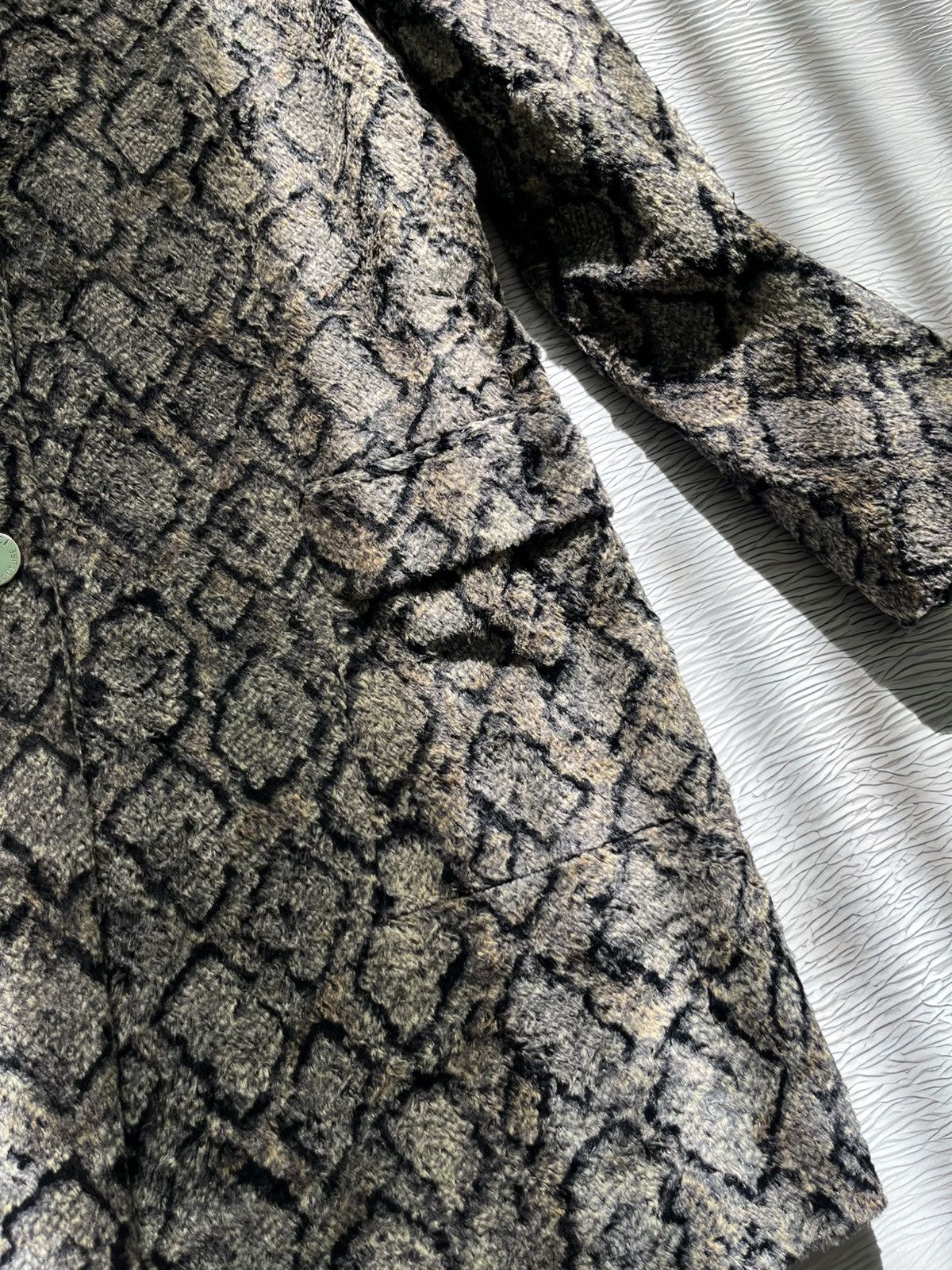 Versace Jeans Couture Versace Jeans Couture Python Fur Coat Archival Clothing Rare Size L / US 10 / IT 46 - 4 Thumbnail