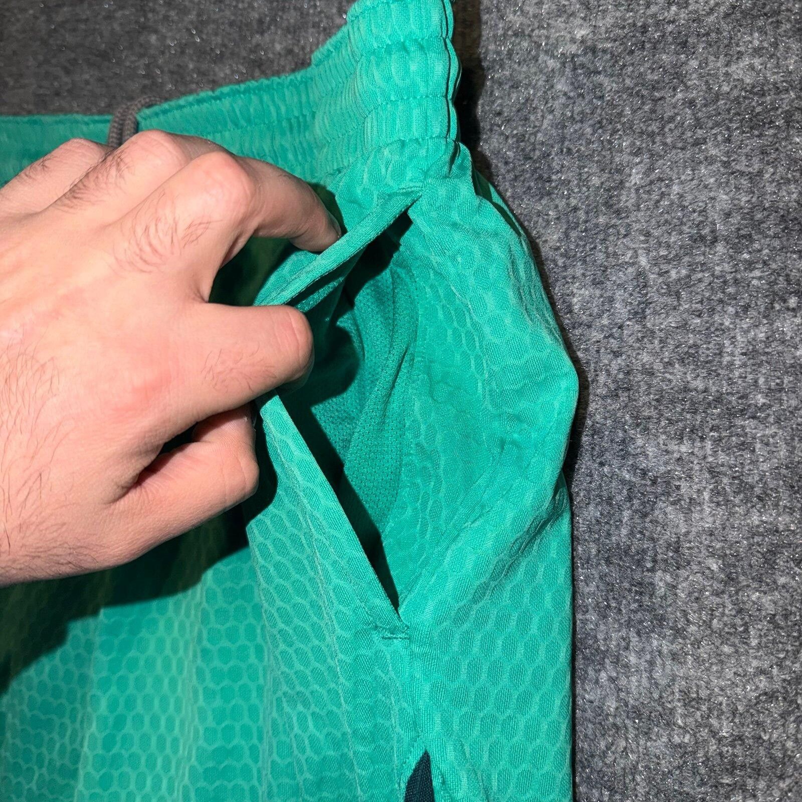 Nike Nike Kobe Bryant Teal Mamba Hoop Shorts Mens MD VTG Rare Size US 32 / EU 48 - 3 Thumbnail