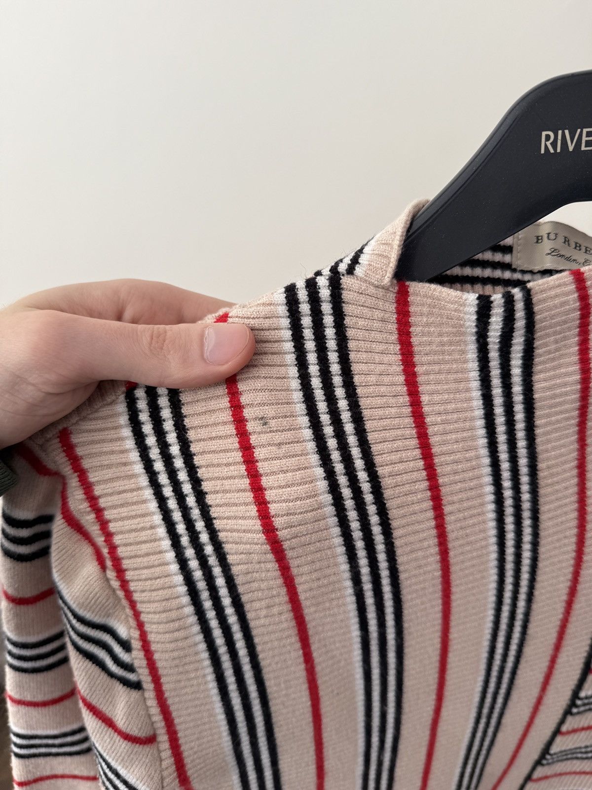 Burberry Vintage Burberry Women’s Beige Nova Stripe Sweater Size S / US 4 / IT 40 - 7 Thumbnail