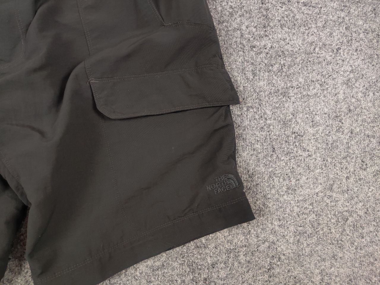 The North Face Vintage The North Face Gray Nylon Cargo Belt Short Y2K Style Size US 32 / EU 48 - 8 Thumbnail