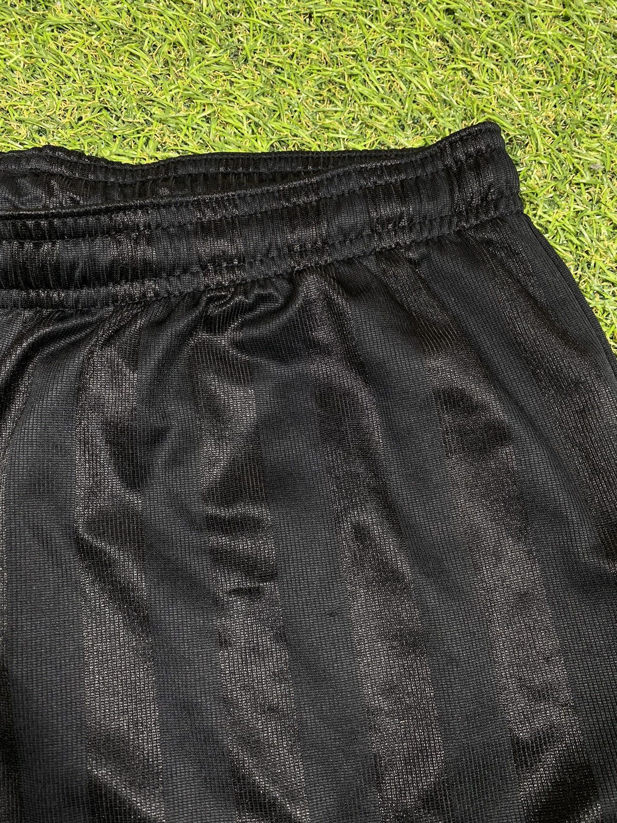 Nike Vintage Y2K Nike shorts streetwear small logo swoosh size S Size US 30 / EU 46 - 3 Thumbnail