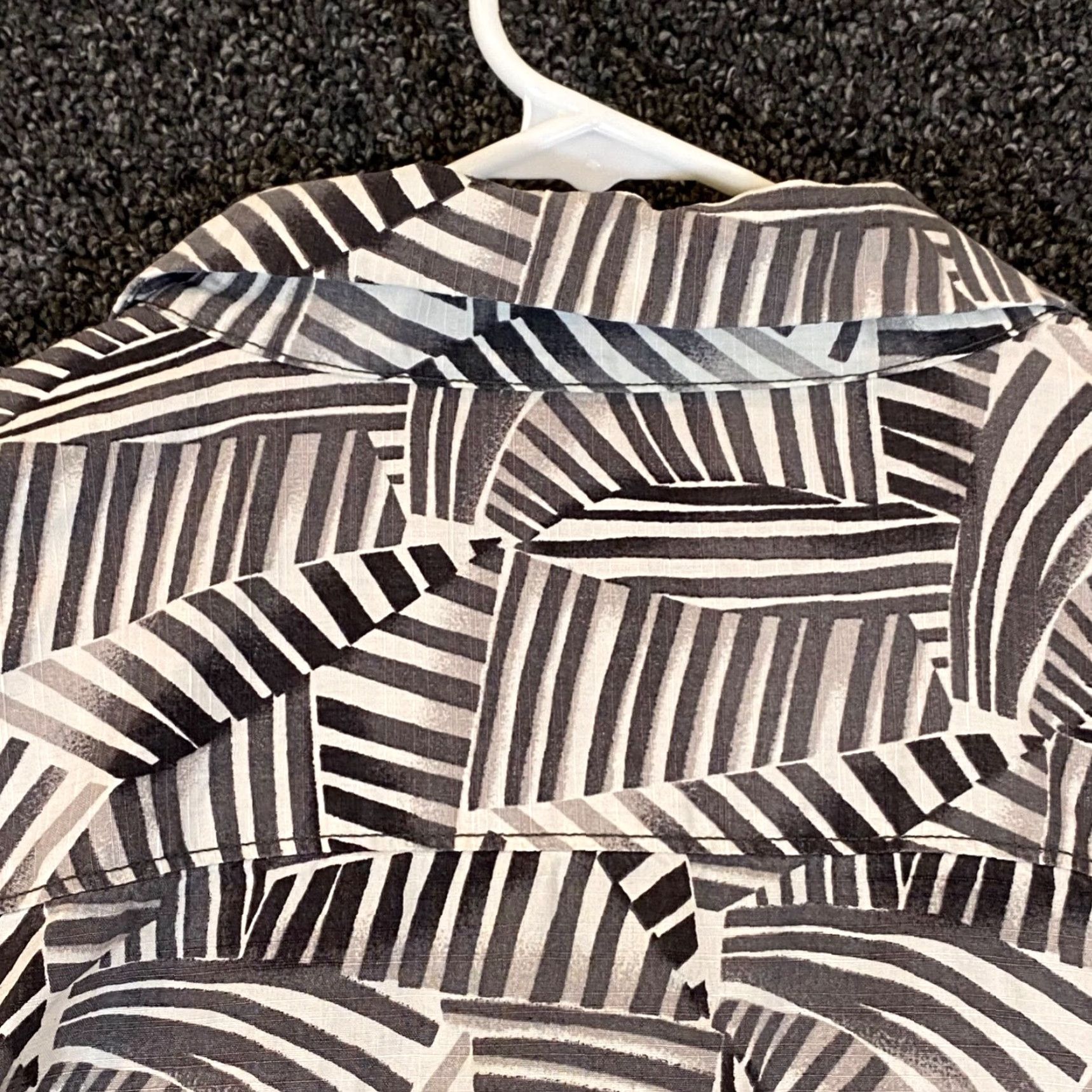 Tommy Bahama TOMMY BAHAMA Shirt Mens XL Gray Black Silk Floral Tropical Resort Button-Up Size US XL / EU 56 / 4 - 7 Thumbnail