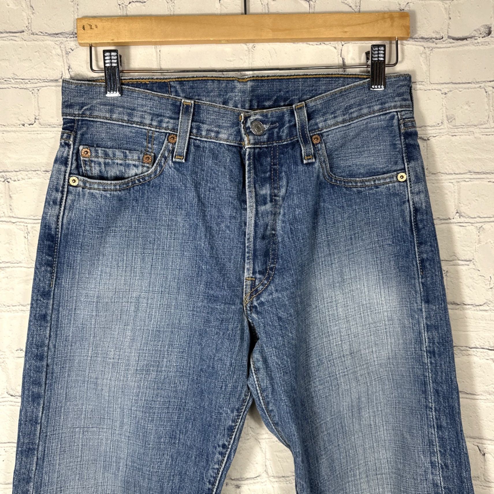 Levi's VINTAGE Levi's 501 Levi'S 501 Jeans Mens 30x34 Button Fly Red Tab Straight Denim Blue 90s Mens Size US 30 / EU 46 - 2 Thumbnail
