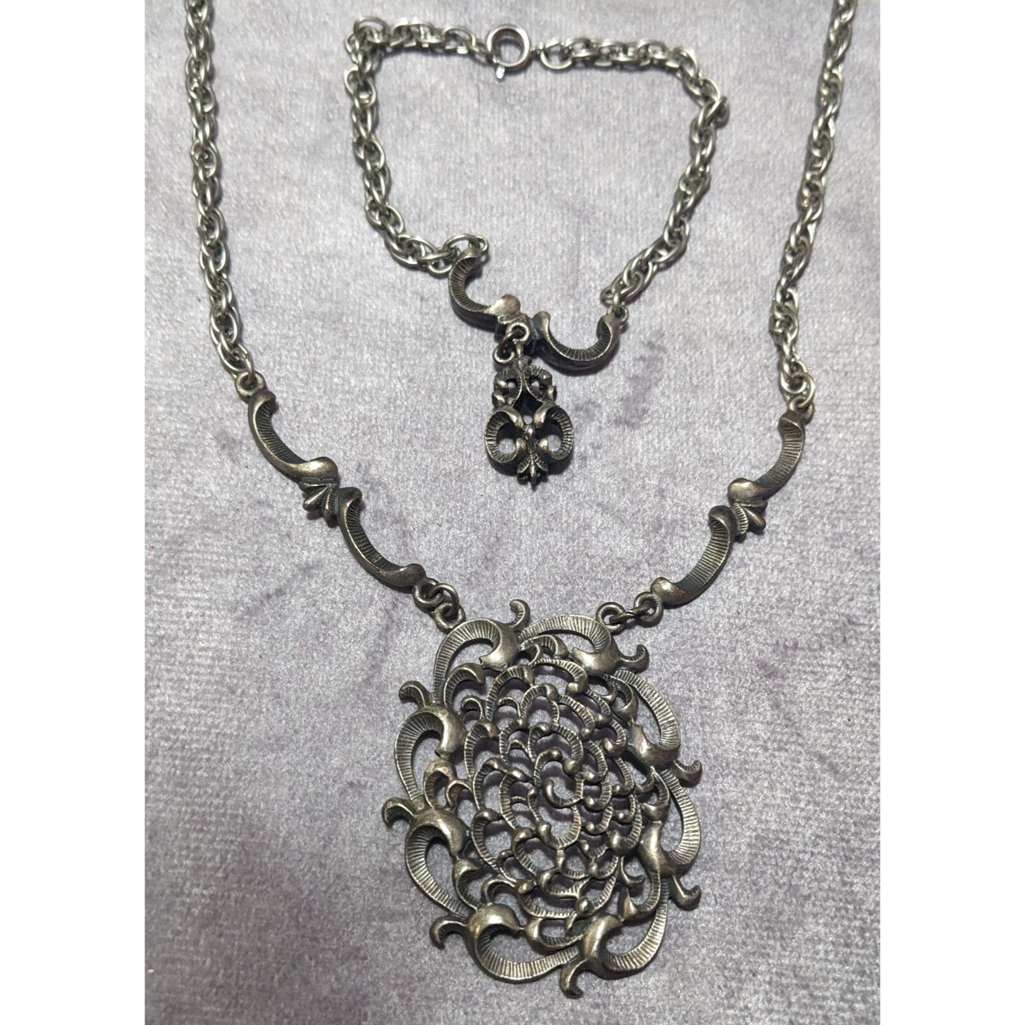 Other Vintage 70s Amway Spanish Scroll Silver Tone Necklace And Br Size ONE SIZE - 9 Thumbnail