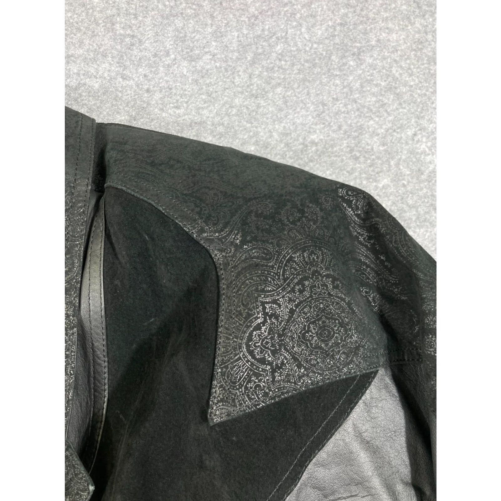 Vintage Winlit Genuine Leather Coat Womens M Black Paisley Snap Front Lined Notch Lapel Long Sleeve Coat Mens Womens Size M / US 6-8 / IT 42-44 - 6 Thumbnail