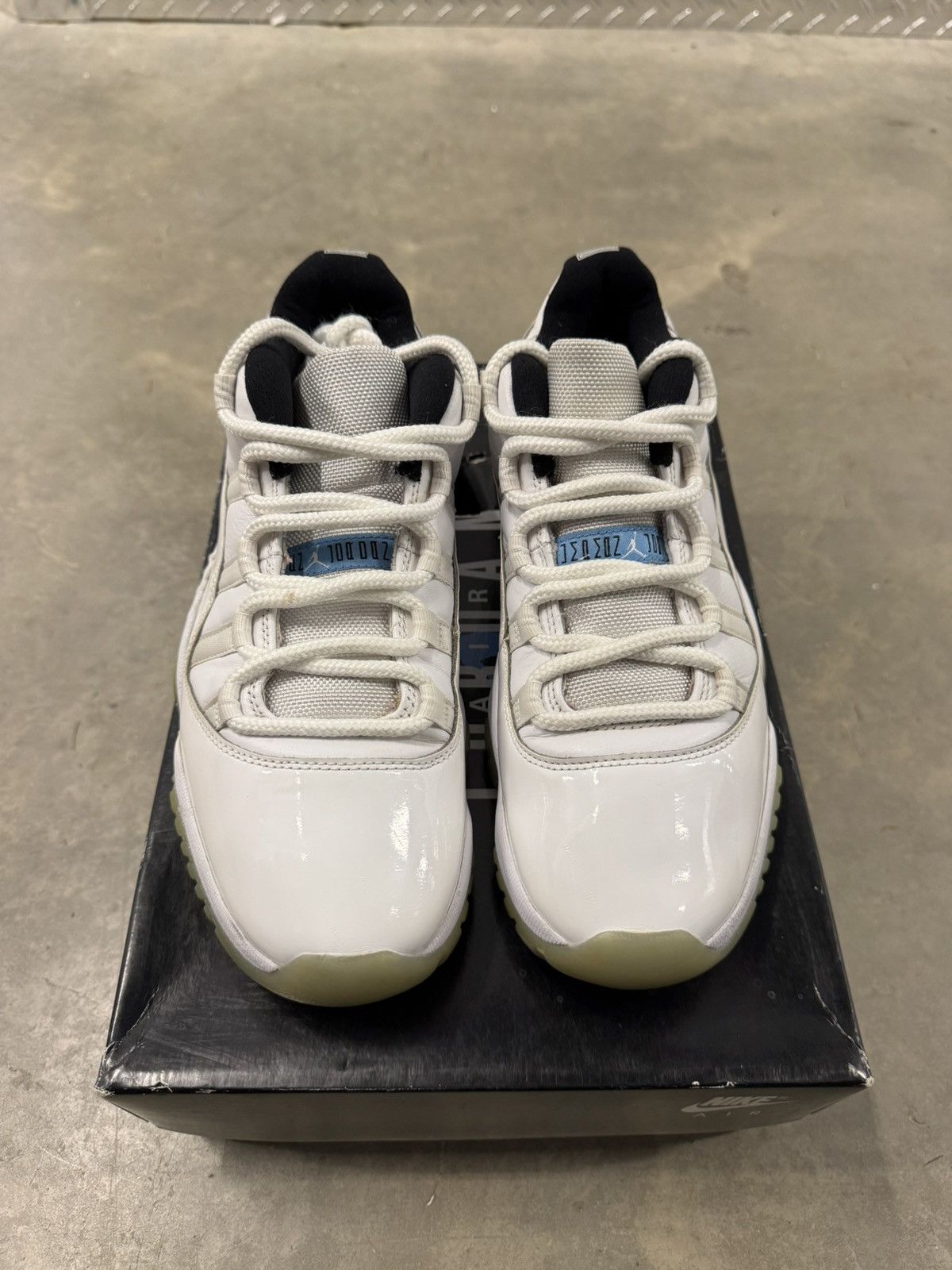 Jordan Brand Jordan 11 Retro Low Legend Blue Size 9 Size US 9 / EU 42 - 4 Thumbnail