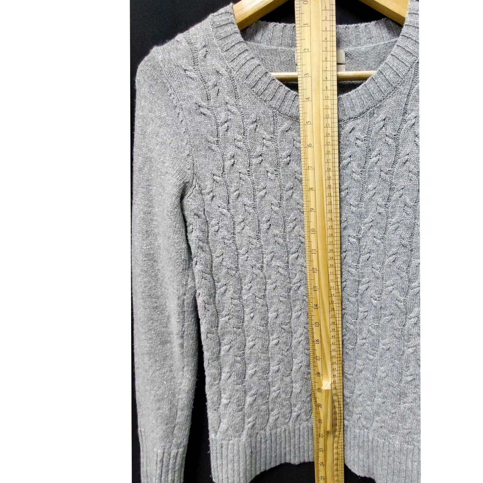 Banana Republic Banana Republic Sweater Womens XS Gray Grey Cable Knit Italian Fabric Size Size XS / US 0-2 / IT 36-38 - 7 Thumbnail