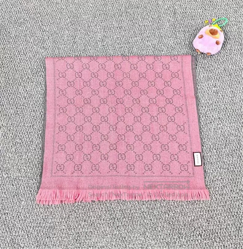 Gucci Gucci Gray-pink double-sided full-print logo tassel wool s Size ONE SIZE - 3 Thumbnail