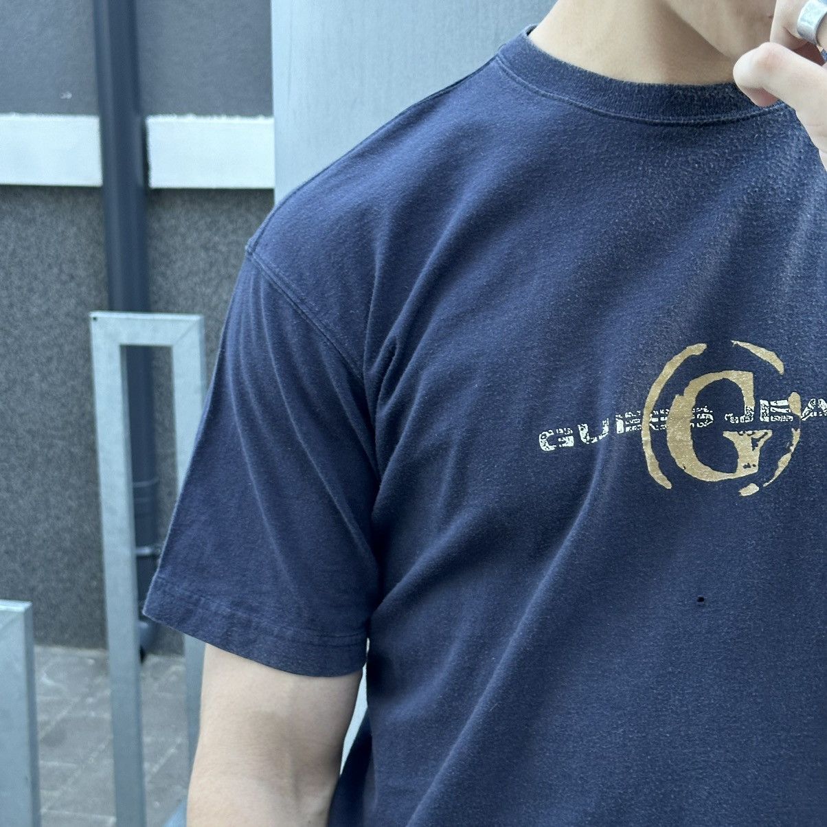 Guess Vintage Guess Jeans T-shirts Centre Logo Distressed Y2K Size US L / EU 52-54 / 3 - 2 Thumbnail