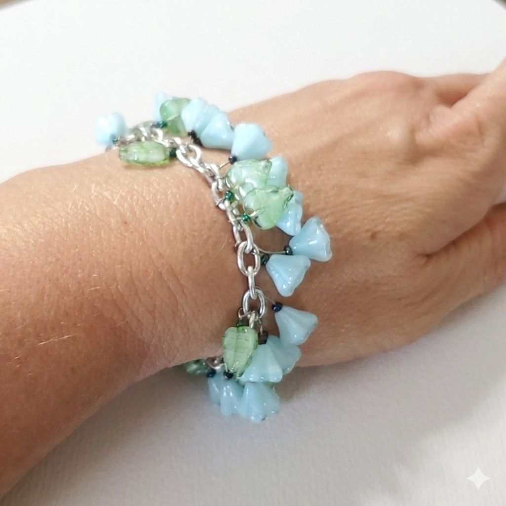 Handmade Charm 7" Bracelet Handmade Aqua Teal Green Flower Leaf Czech Size ONE SIZE - 2 Thumbnail