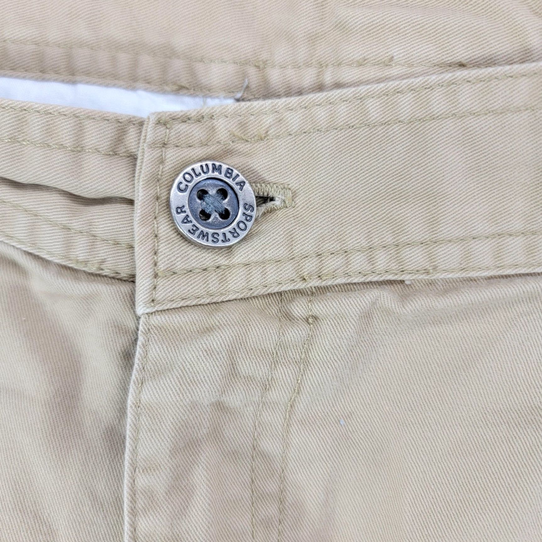 Vintage Columbia Cargo Shorts Mens 38 Khaki Cotton Utility Pockets Hiking Outdoor Trail Beige Shorts Mens Cargo Short 38 Inseam 10 Size US 38 / EU 54 - 3 Thumbnail