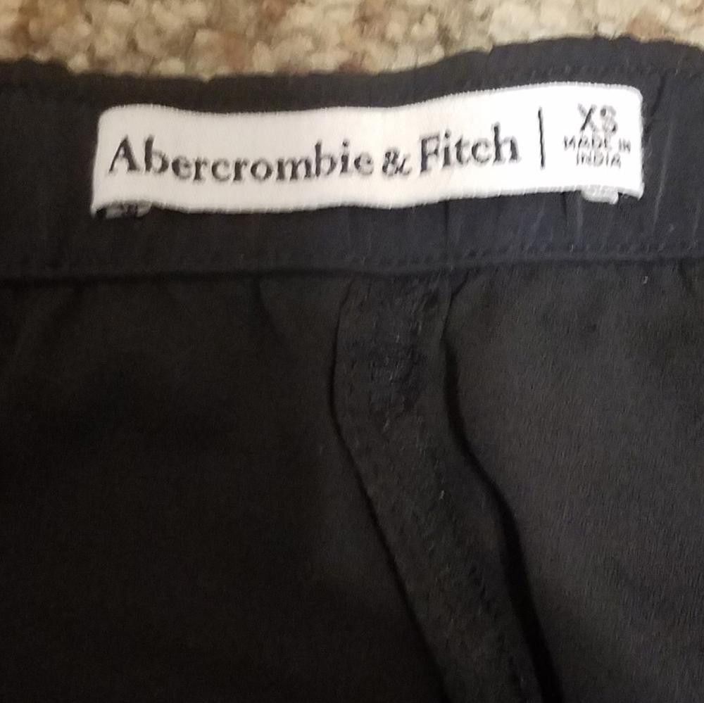 Abercrombie & Fitch Abercrombie & Fitch Black Skorts Size XS Size 26" / US 2 / IT 38 - 2 Thumbnail
