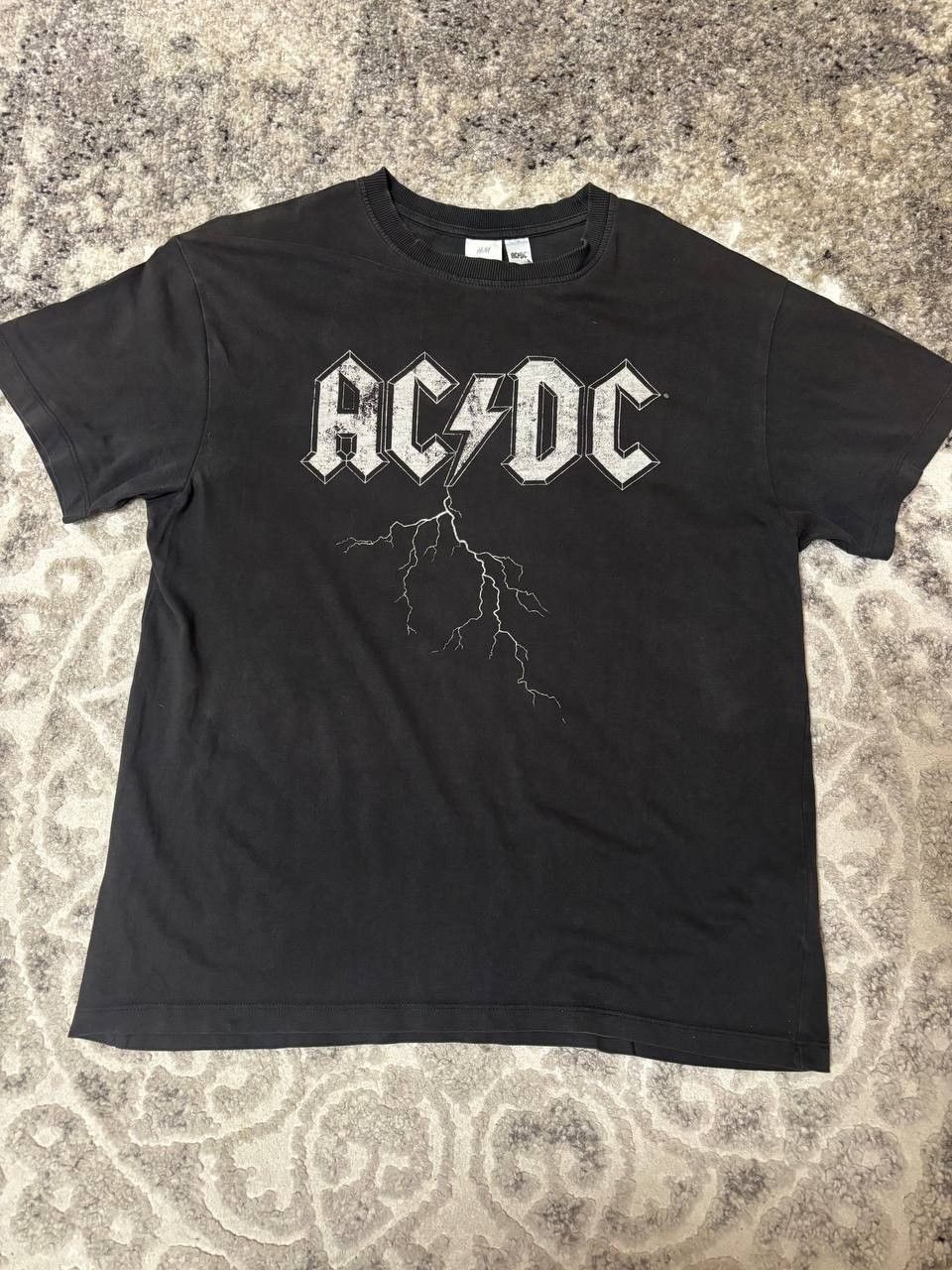 H&M Vintage H&M x AC/DC L.O.G.G. Tee – Size S Size US S / EU 44-46 / 1 - 7 Thumbnail