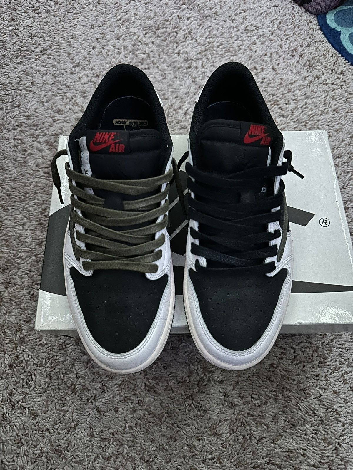 Jordan Brand × Nike × Travis Scott Travis Scott Jordan 1 Low Olive Size US 9 / EU 42 - 5 Thumbnail