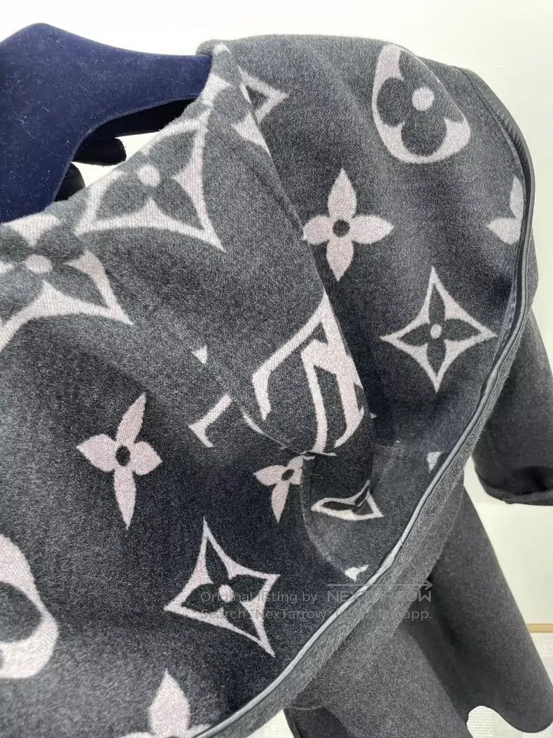 Louis Vuitton Louis Vuitton Old Flower Bathrobe Overcoat Size 4XL / US 24-26 - 3 Thumbnail