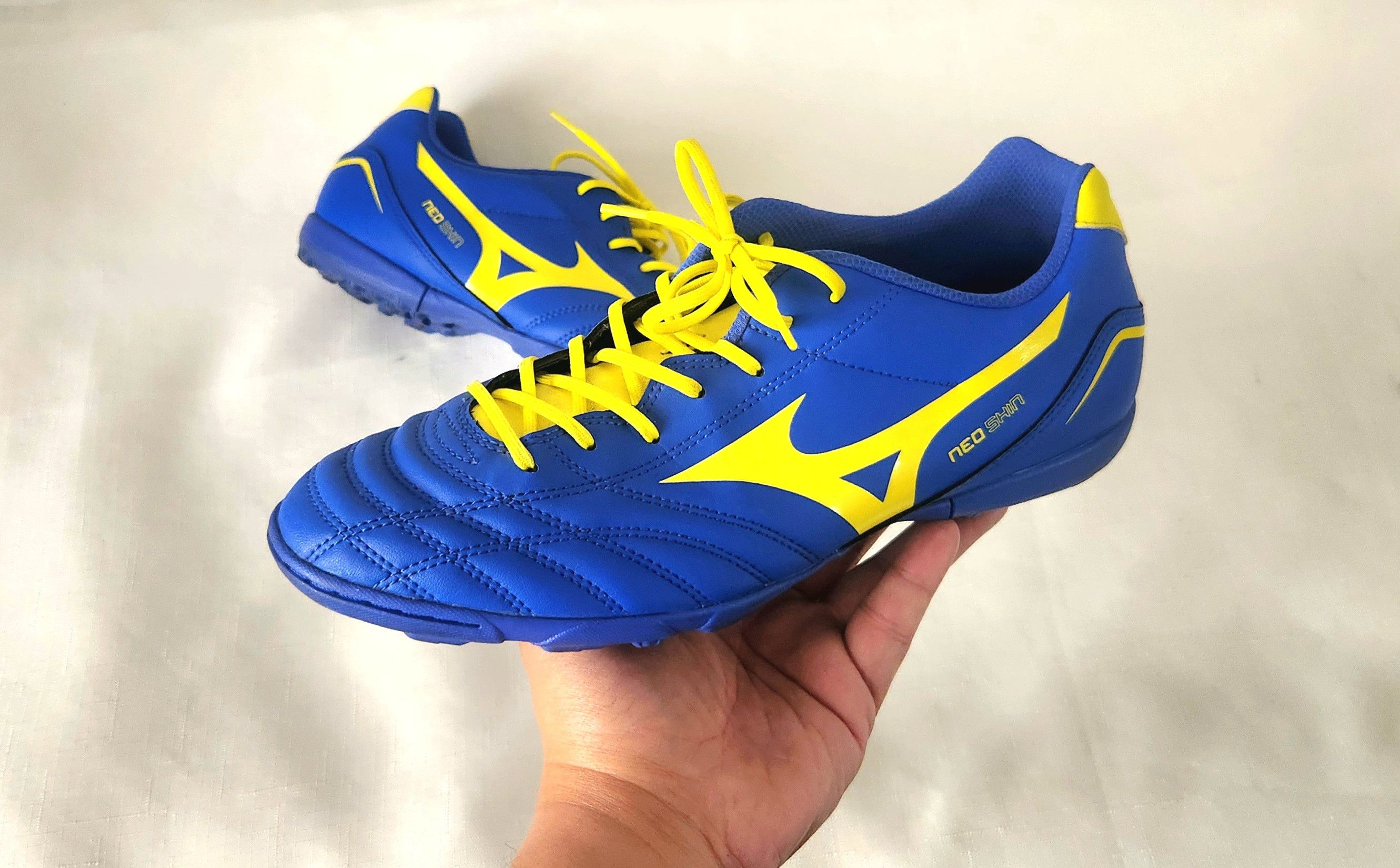 Mizuno Morelia neo shin indoor football soccer cleats