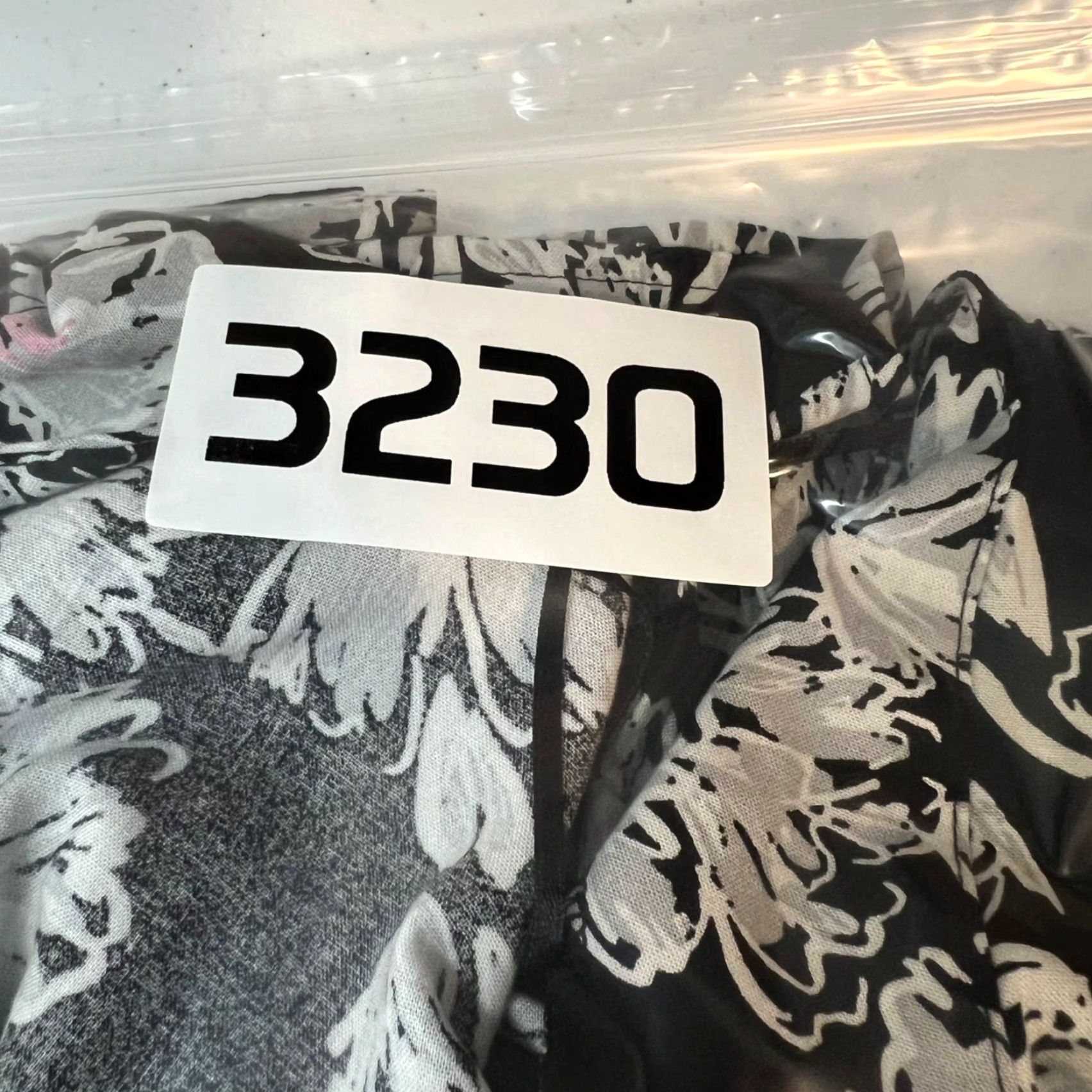 Vintage Gu Uniqlo Womens Dress Floral Black White V-Neck Short Sleeve Nylon Rayon Mini Fit & Flare S Black Womens No, not. (Oops) Size S / US 4 / IT 40 - 8 Thumbnail