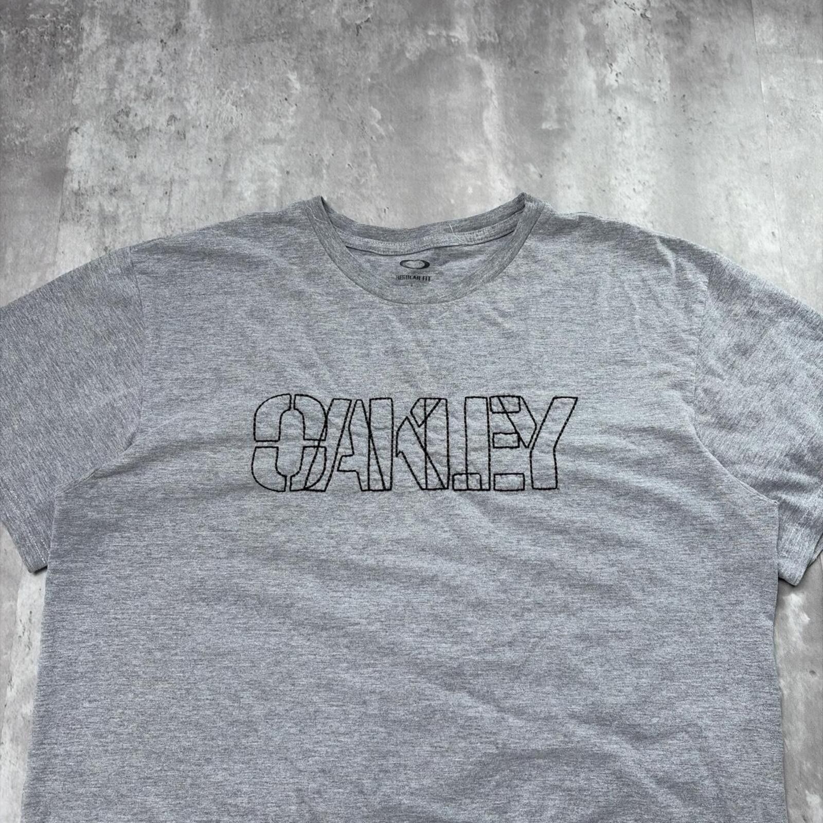 Oakley Y2K Grey Oakley Embroidered Logo Skater T-Shirt Size US L / EU 52-54 / 3 - 3 Thumbnail