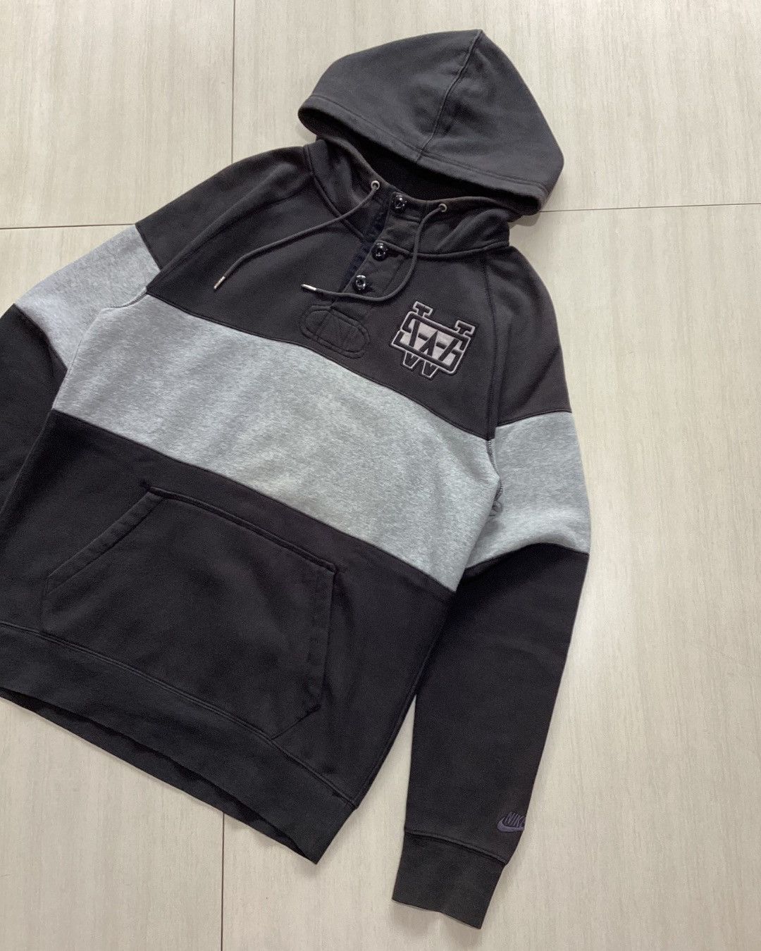 Nike Nike Early 2000s Y2K Color Block Henley Hoodie Black Grey Size US M / EU 48-50 / 2 - 2 Thumbnail