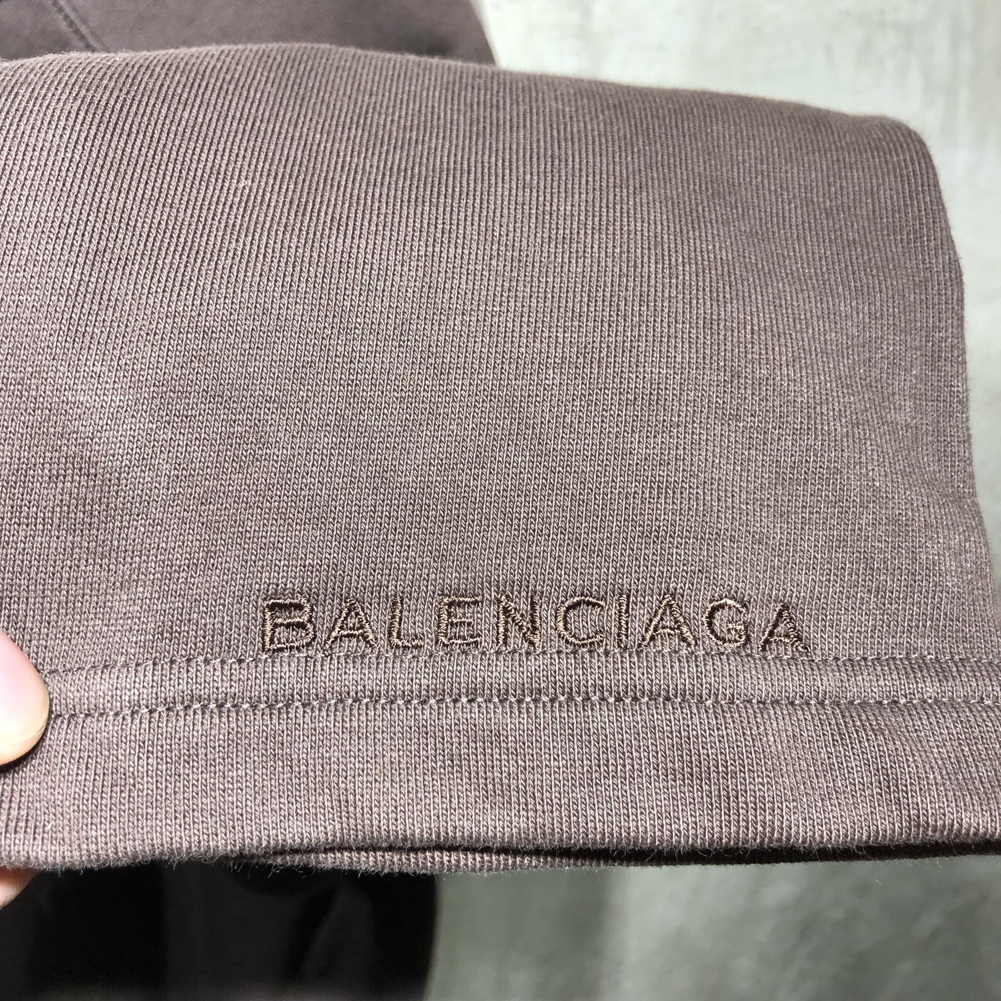 Balenciaga Balenciaga Sleeves Embroidered logo cropped hoodie BNWT Size US XL / EU 56 / 4 - 5 Thumbnail