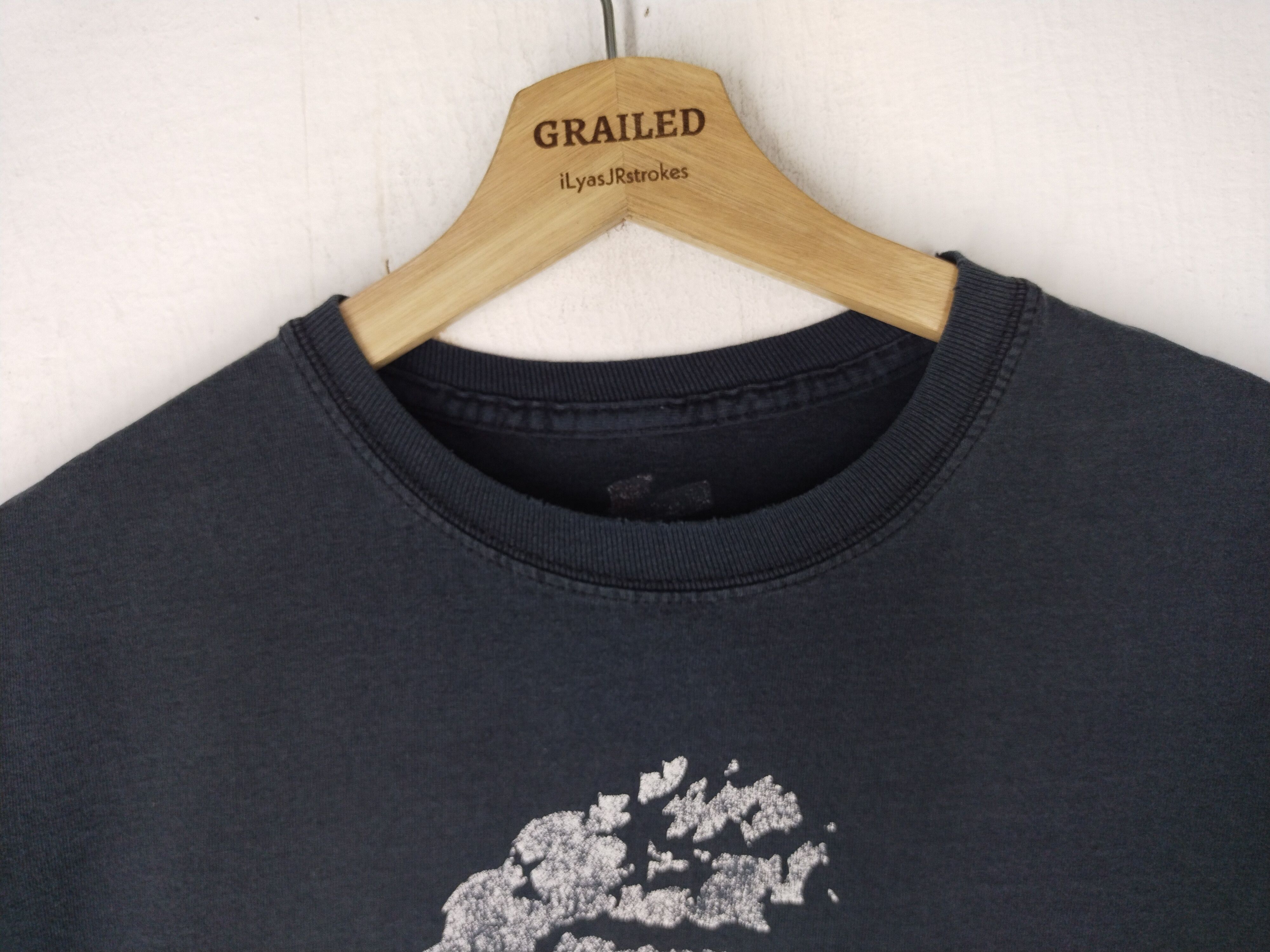 Vintage Vintage Boys Swim and Dive Faded Black Tee Size US S / EU 44-46 / 1 - 6 Thumbnail