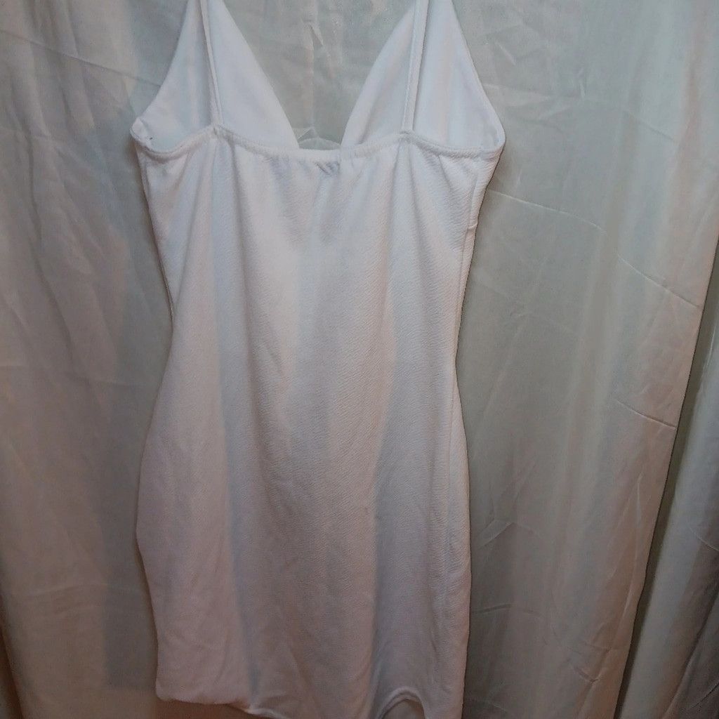 Missguided Missguided body con, off-white dress, womens size 4, NWOT Size S / US 4 / IT 40 - 2 Thumbnail