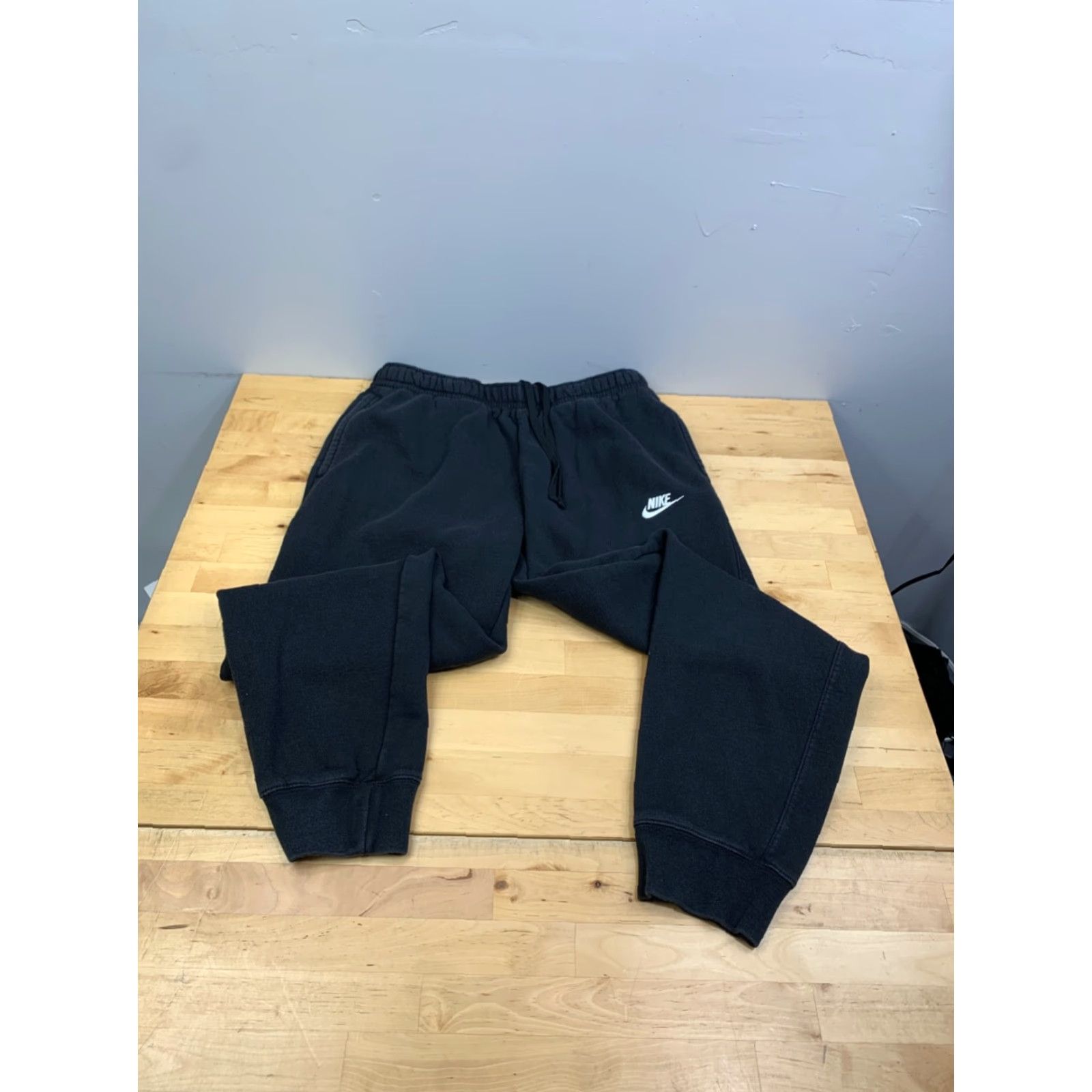 Nike Nike Sweatpants Mens M Black Casual Activewear Drawstring Pants Regular Tapered Pockets Size US 31 - 5 Thumbnail
