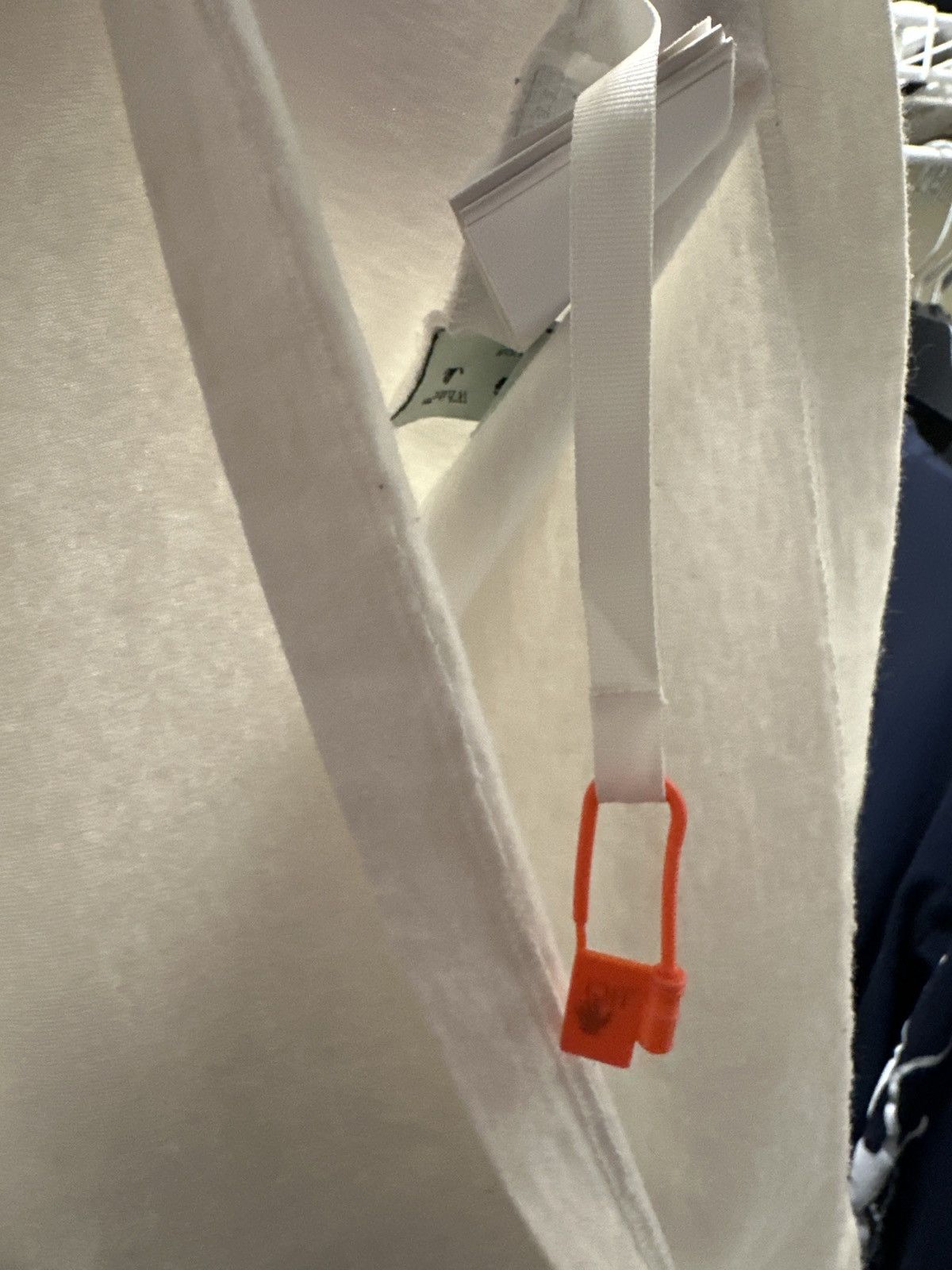 Off-White Off White Barrel Worker Paint Bucket Tee Size US S / EU 44-46 / 1 - 7 Thumbnail