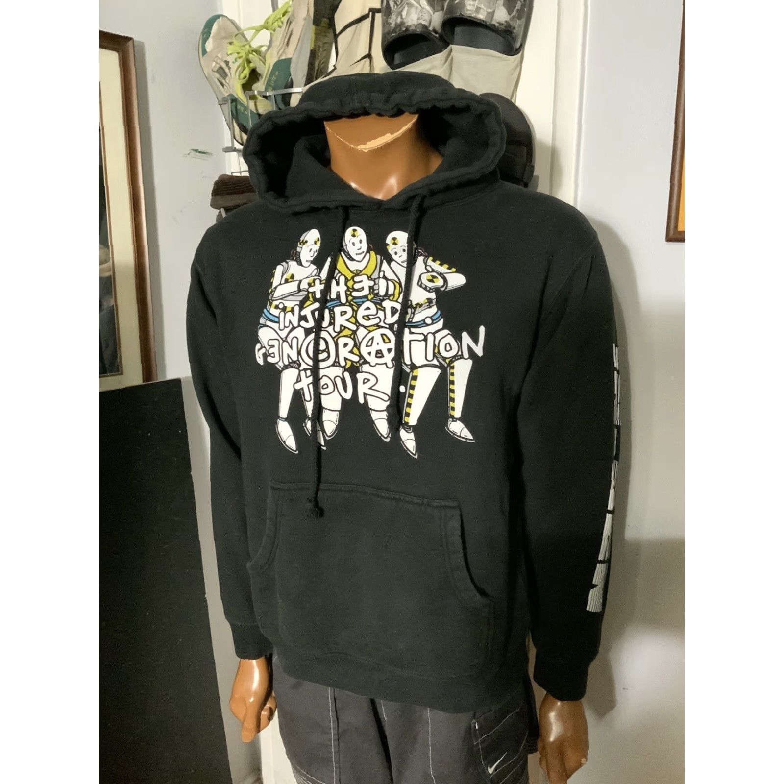 AWGE VINTAGE Asap Rocky Injured Generation Tour Awge Concert Merch Sweatshirt Hoodie S Men Black Pullover Ladies? No Size US S / EU 44-46 / 1 - 7 Thumbnail