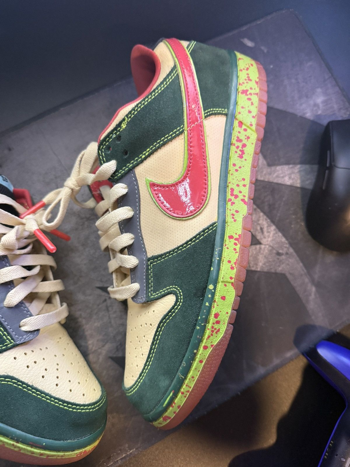 Nike Nike sb dunk low mosquito Size US 9 / EU 42 - 4 Thumbnail