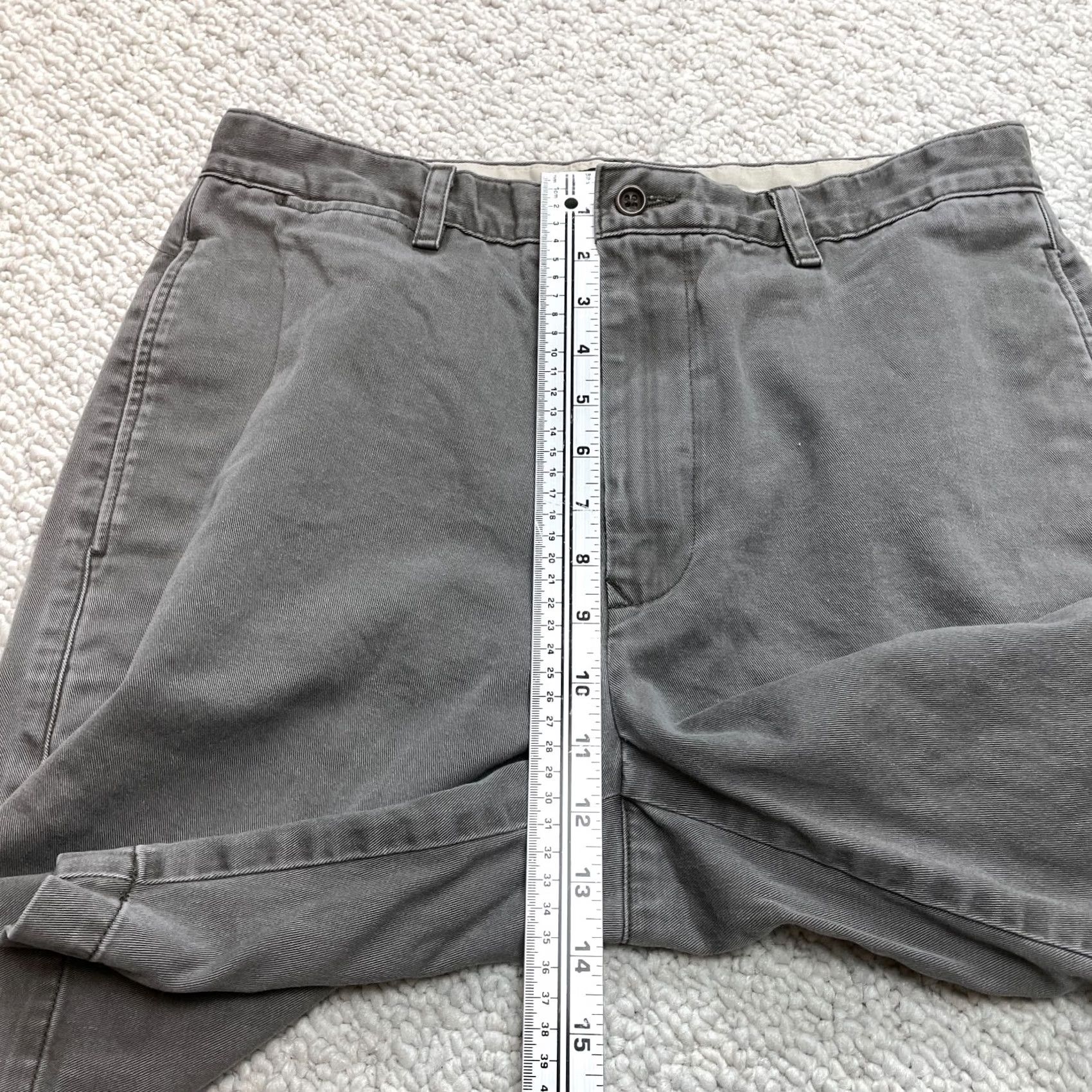 Banana Republic Banana Republic Hacking Chino Shorts Mens 33 Gray Straight Cotton 32x9 Pockets Size US 33 - 4 Thumbnail
