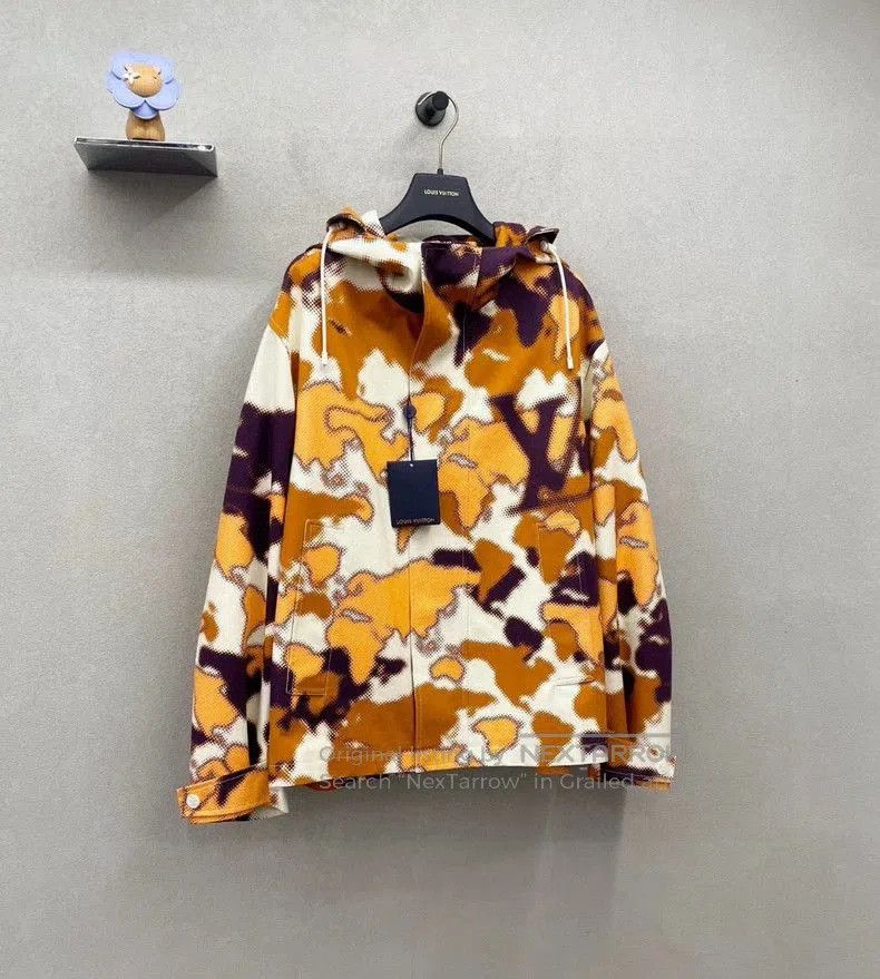 Louis Vuitton LV Campfire Map Print Hooded Jacket. Size US L / EU 52-54 / 3 - 3 Thumbnail