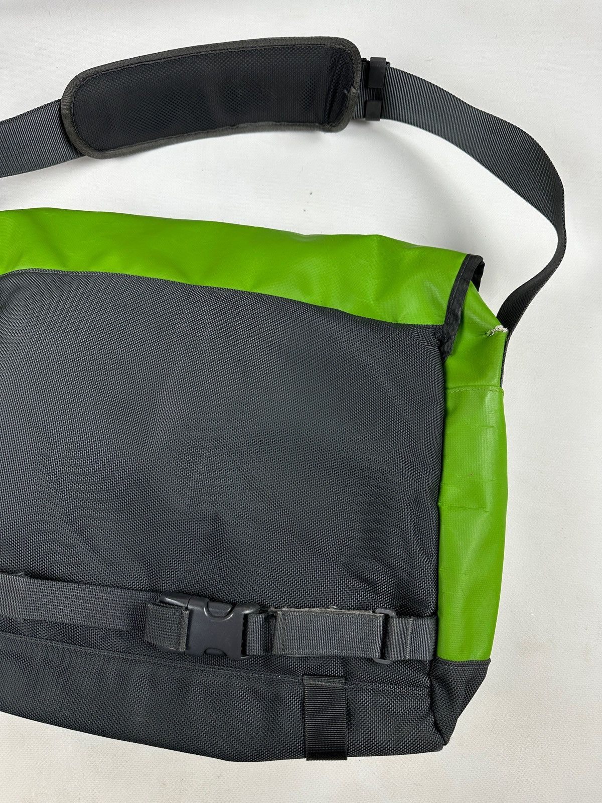 The North Face Vintage The North Face Green Crossbody Messenger Bag Size ONE SIZE - 19 Thumbnail
