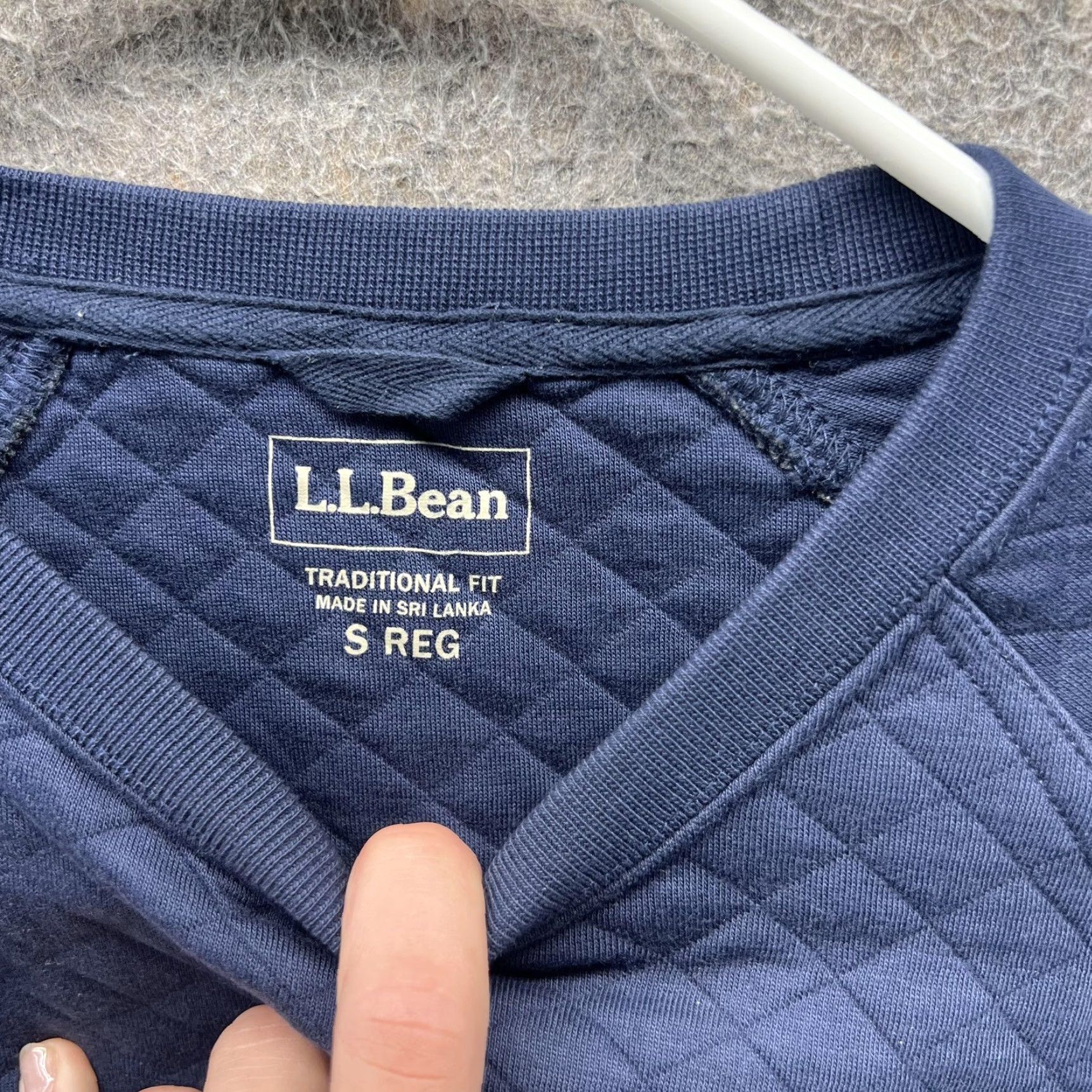 Vintage VINTAGE L.L. Bean Sweatshirt Mens S Blue Quilted Crewneck Pullover Traditional Fit Size US S / EU 44-46 / 1 - 5 Thumbnail