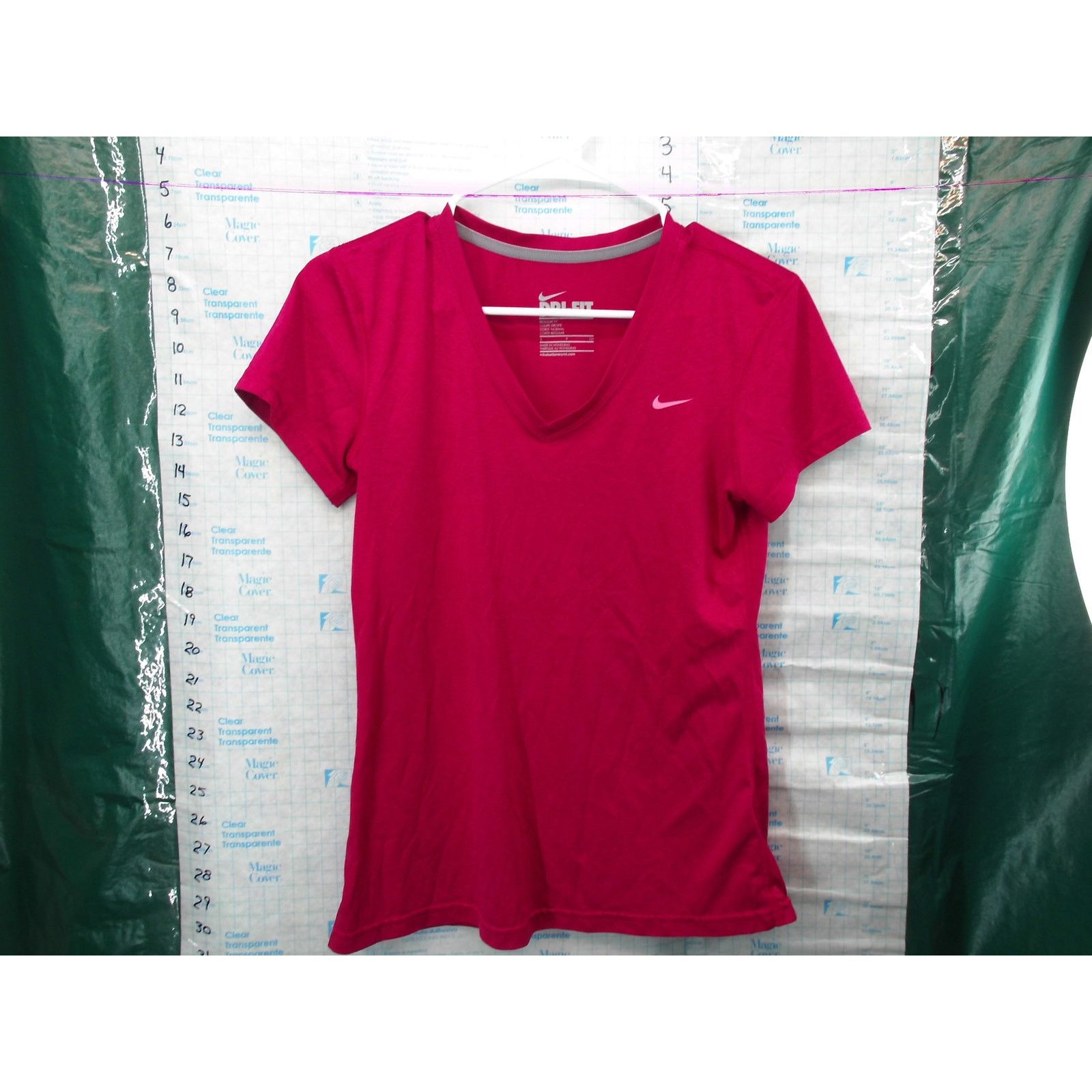Nike Nike DriFit Small/Child Magenta Athletic Shirt Logo Size S / US 4 / IT 40 - 6 Thumbnail