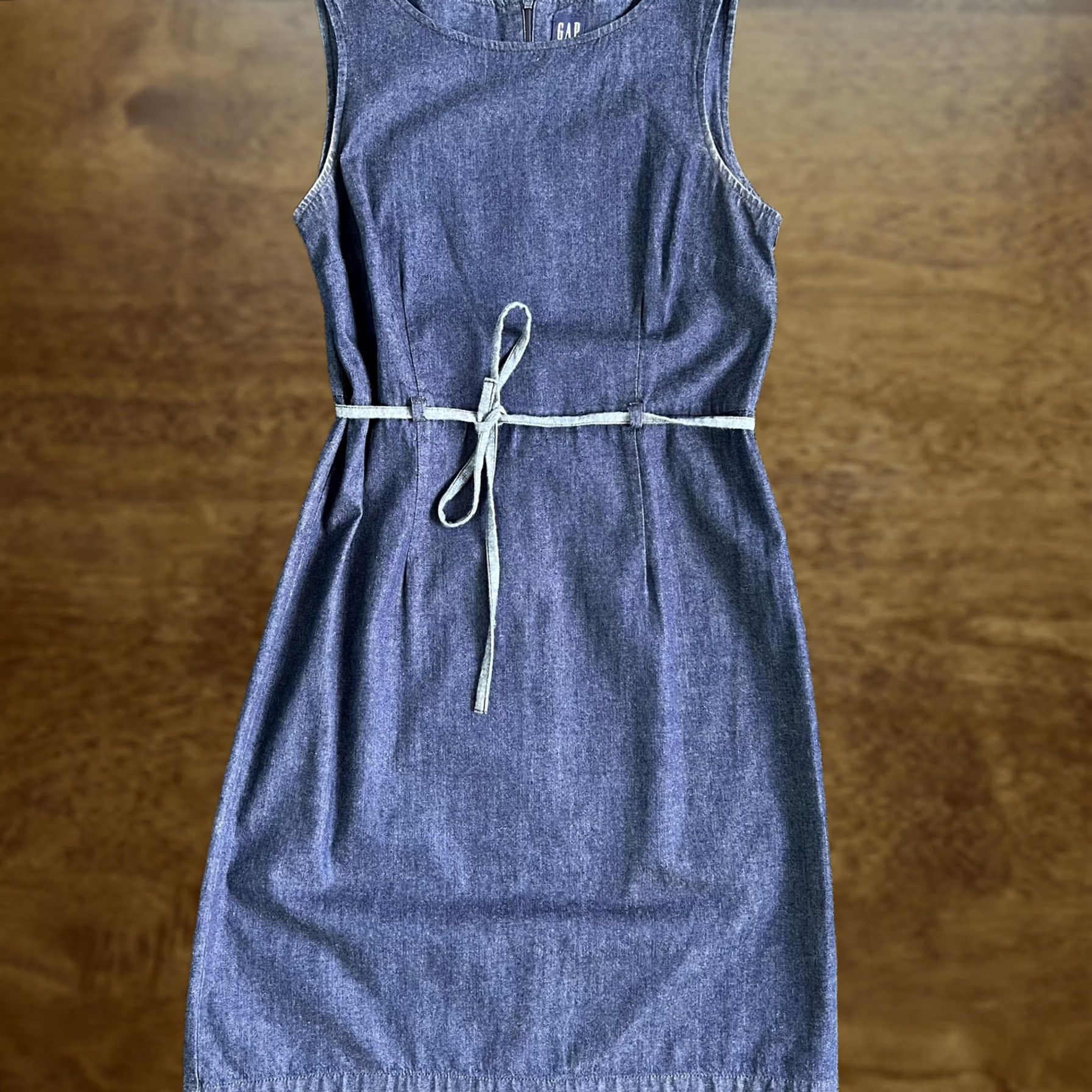 Gap VINTAGE Gap Dress Womens 8 Blue Denim Sleeveless Belted Sheath Short Casual Size 30" / US 8 / IT 44 - 1 Thumbnail