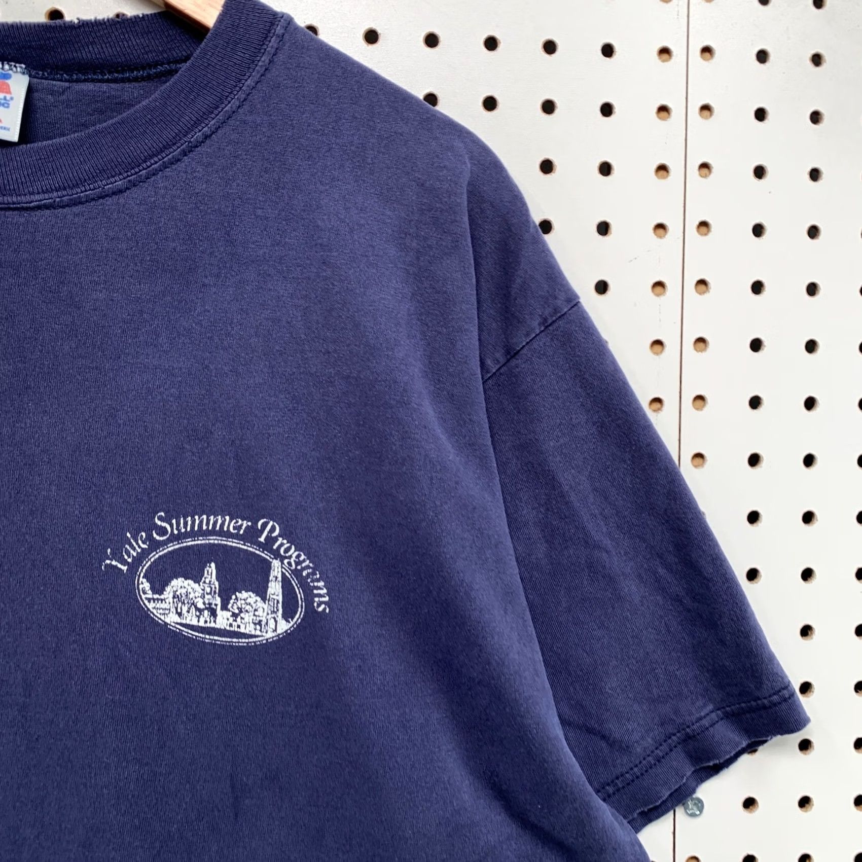 Russell Athletic VINTAGE Russell Athletic T Shirt Mens XL Navy Blue 90s Yale University Campus Skyline Graphic Print 1990s Collegiate Summer Programs Mens Size US XL / EU 56 / 4 - 6 Thumbnail