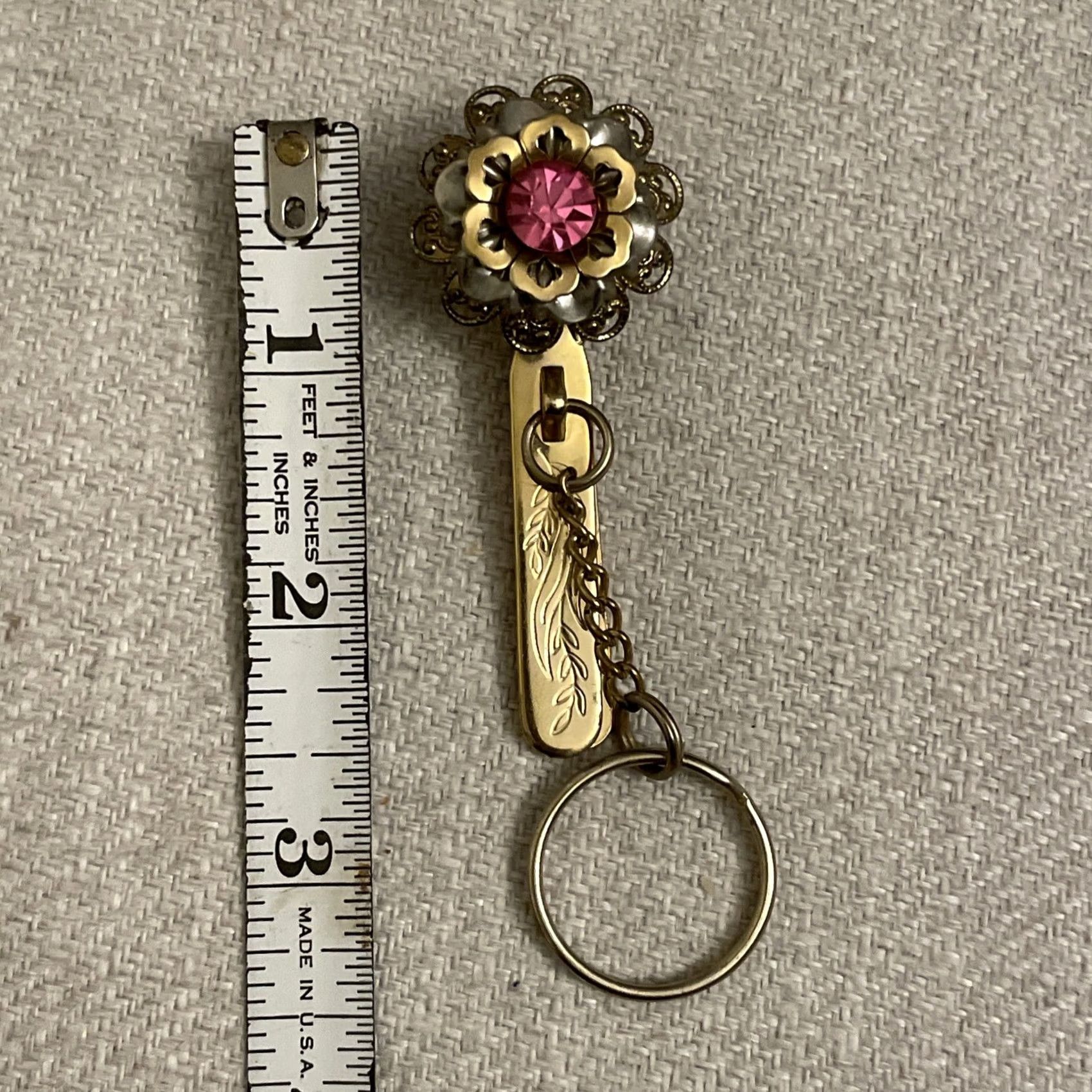 Vintage VINTAGE King's Key Finder Filigree Gold Tone Pink Crystal Los Angeles Purse Clip Size ONE SIZE - 7 Thumbnail