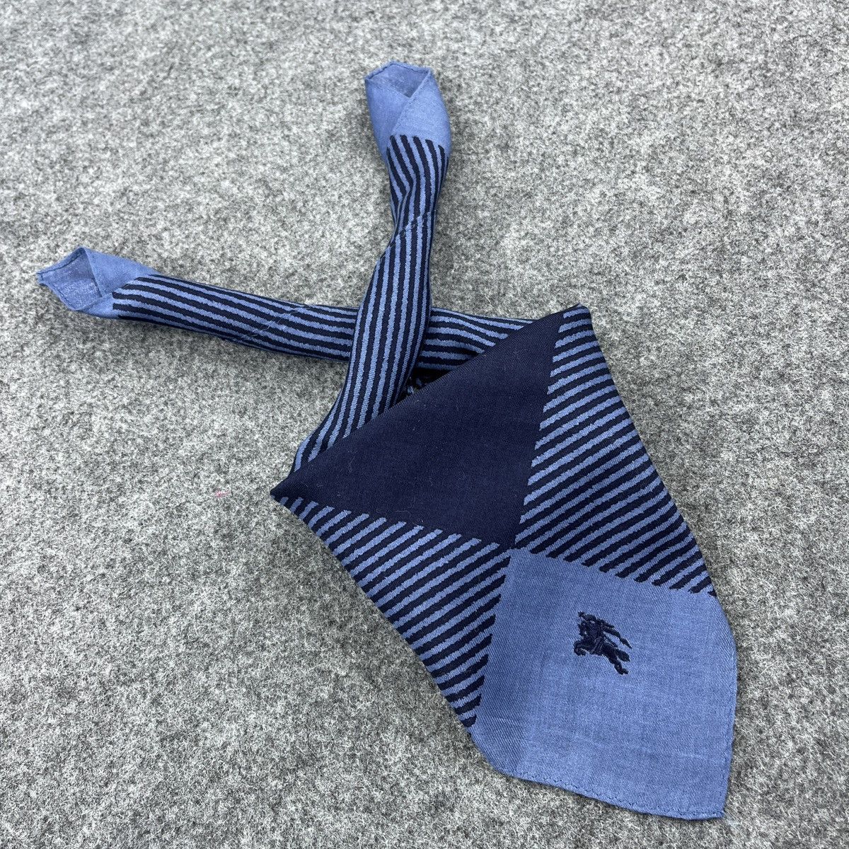 Burberry Burberrys Handkerchief / Bandana / Neckerchief B616 Size ONE SIZE - 7 Thumbnail