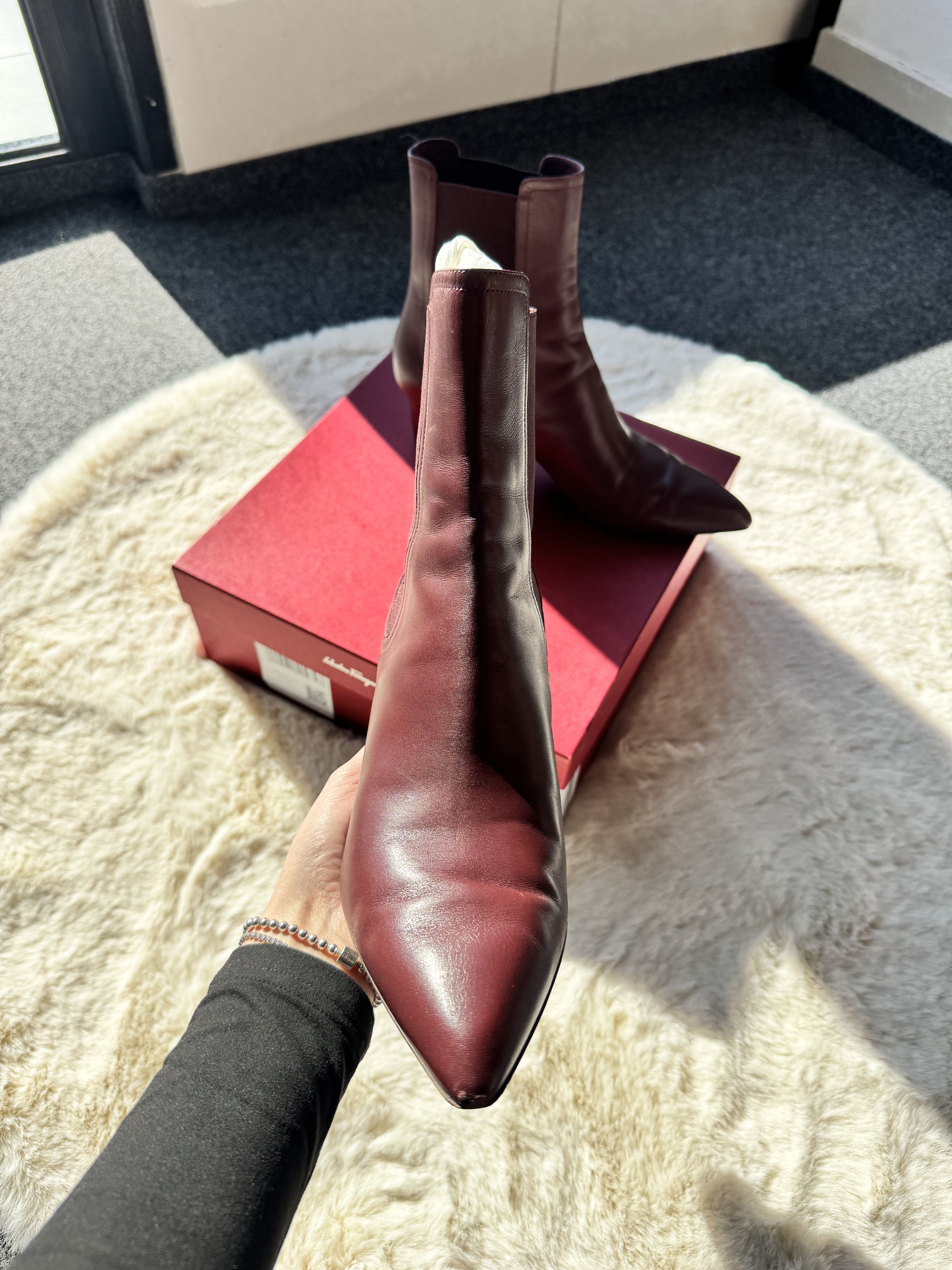 Salvatore Ferragamo Salvatore Ferragamo Velta 55 - burgundy leather ankle boots Size US 9.5 / IT 39.5 - 4 Thumbnail